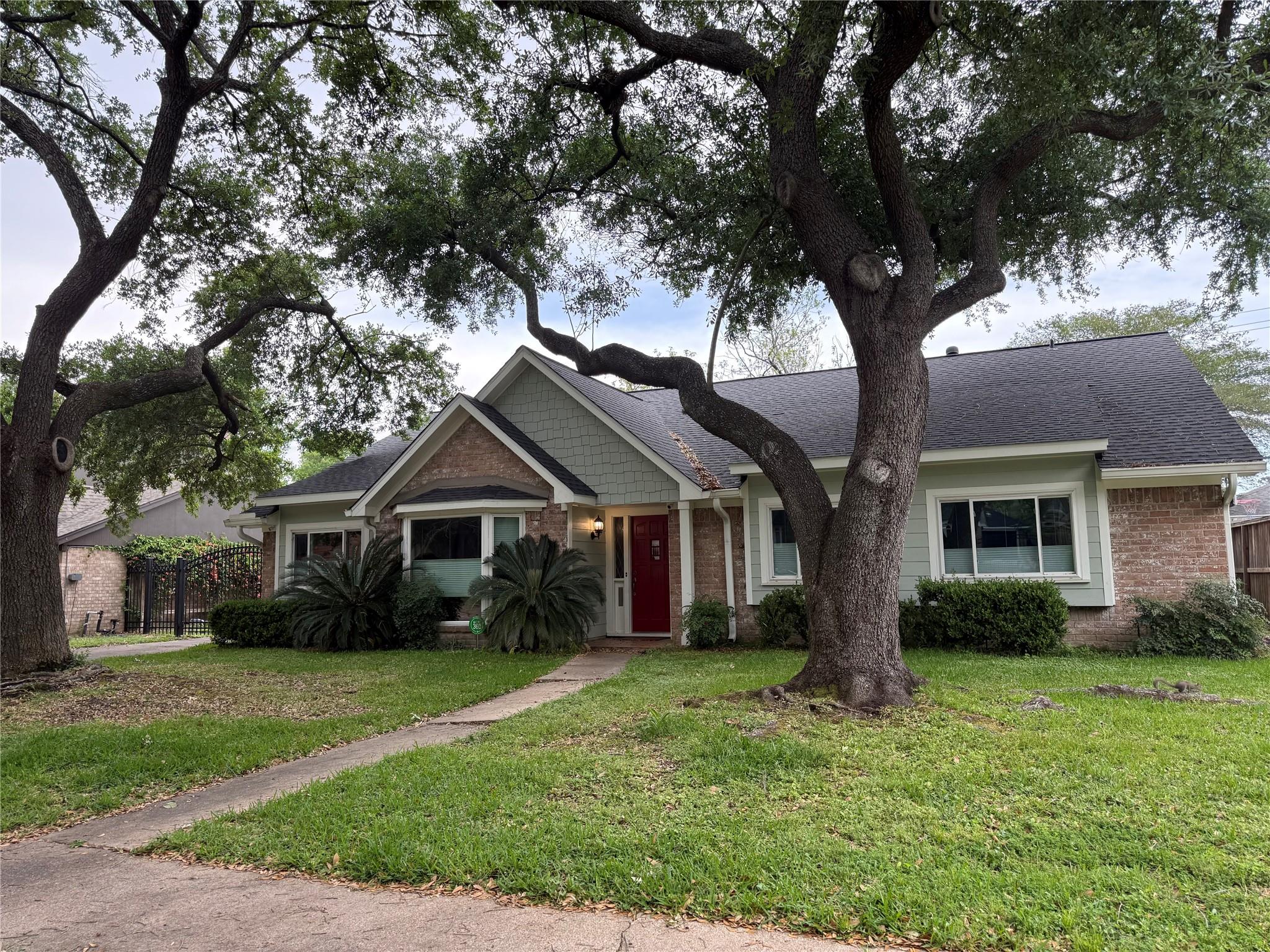 1010 Candlelight Lane