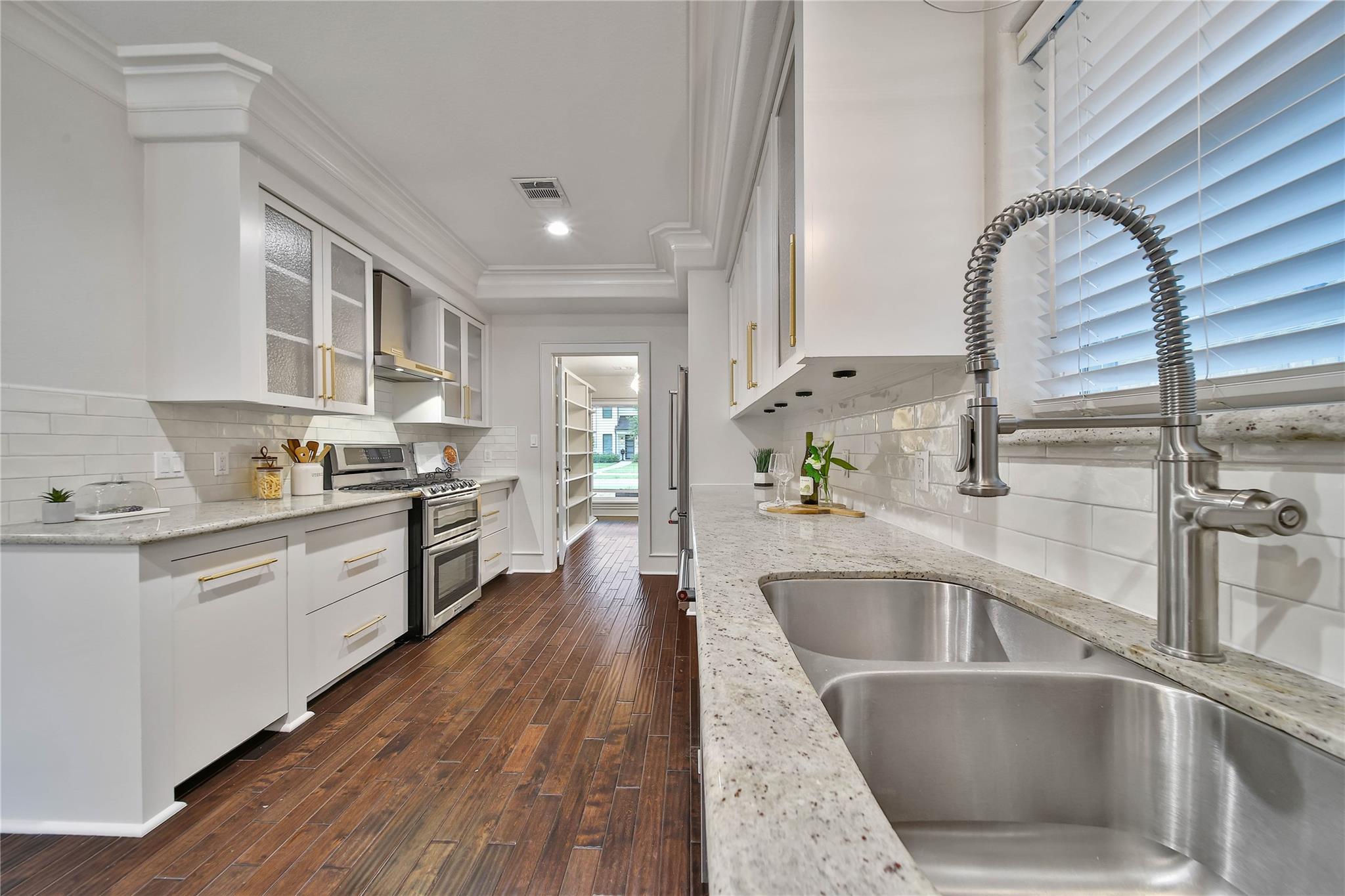 2102 Brimberry Street