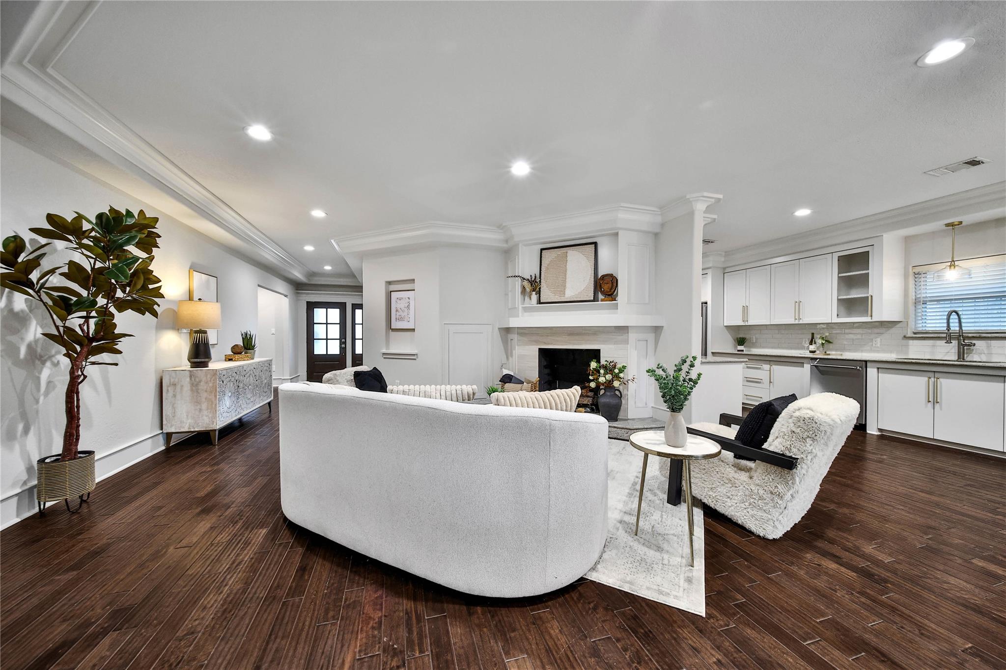 2102 Brimberry Street