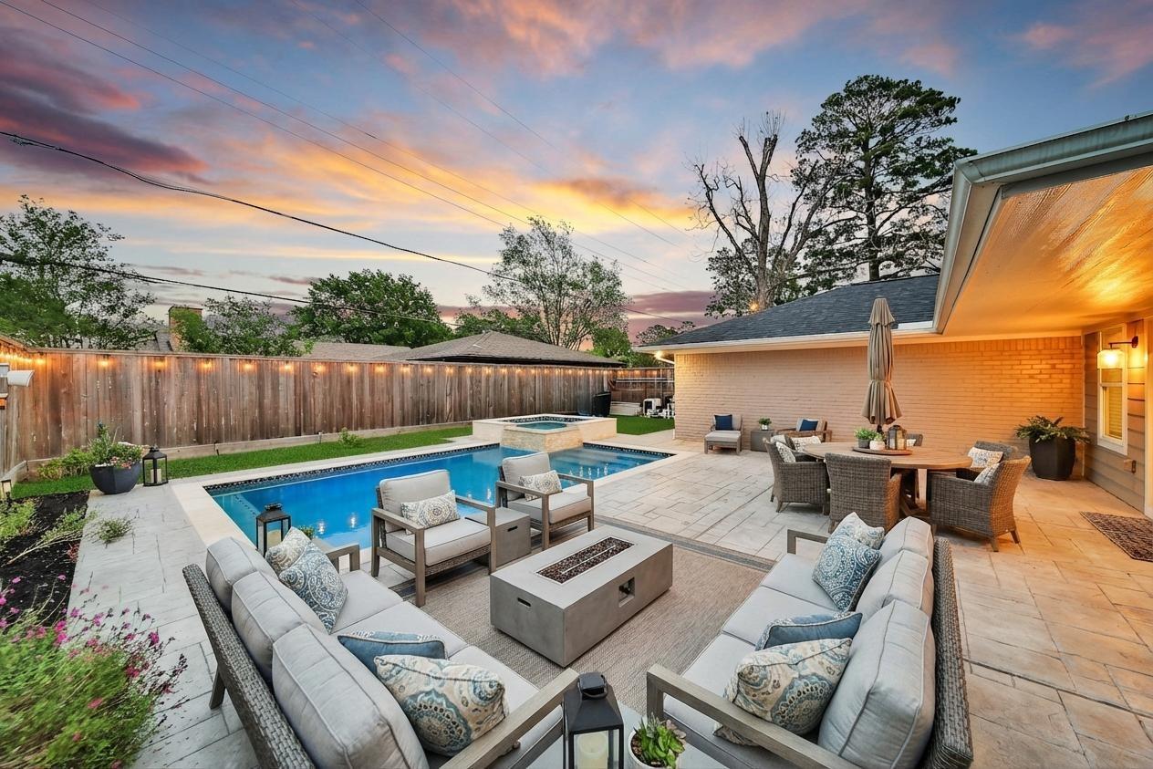 2102 Brimberry Street