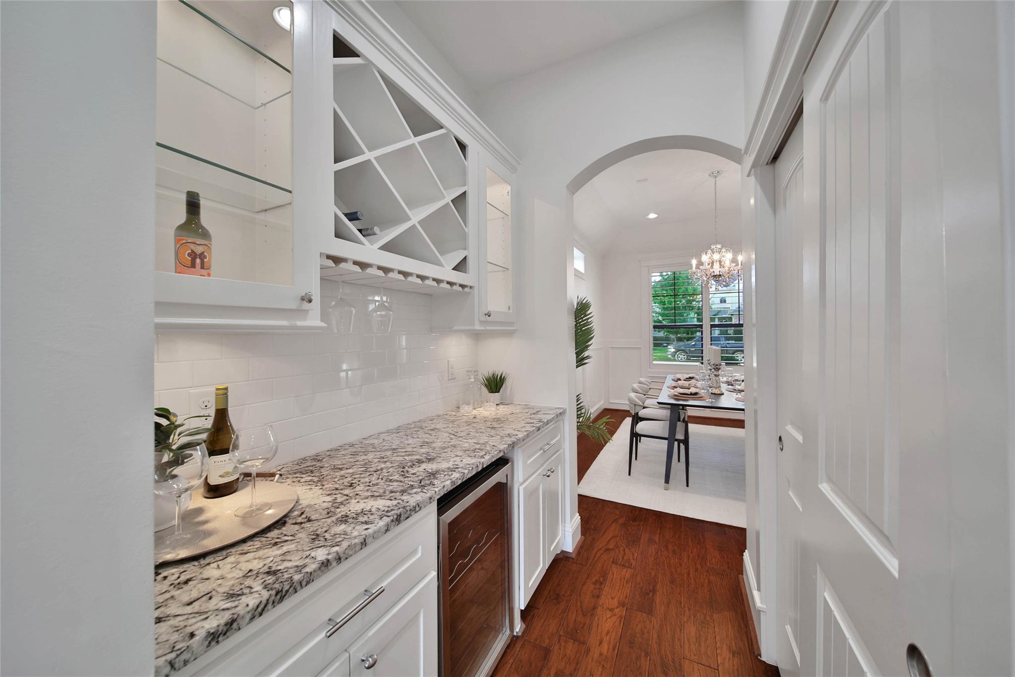 1236 Chamboard Lane