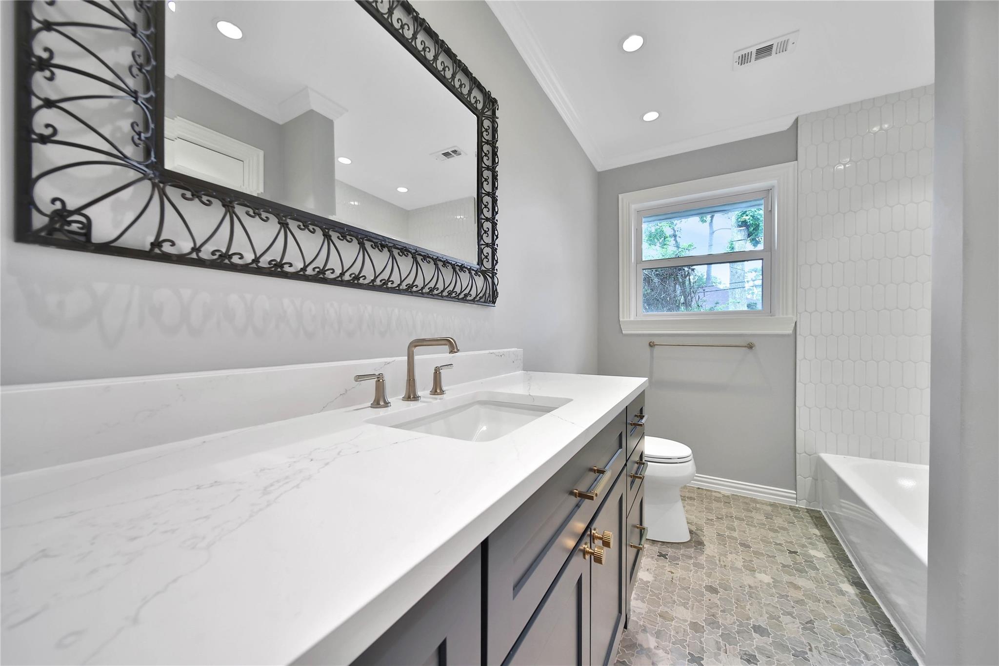 1146 Chamboard Lane