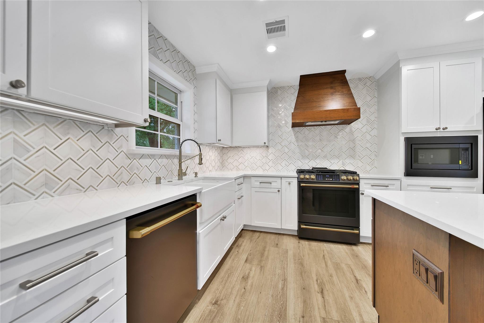1146 Chamboard Lane