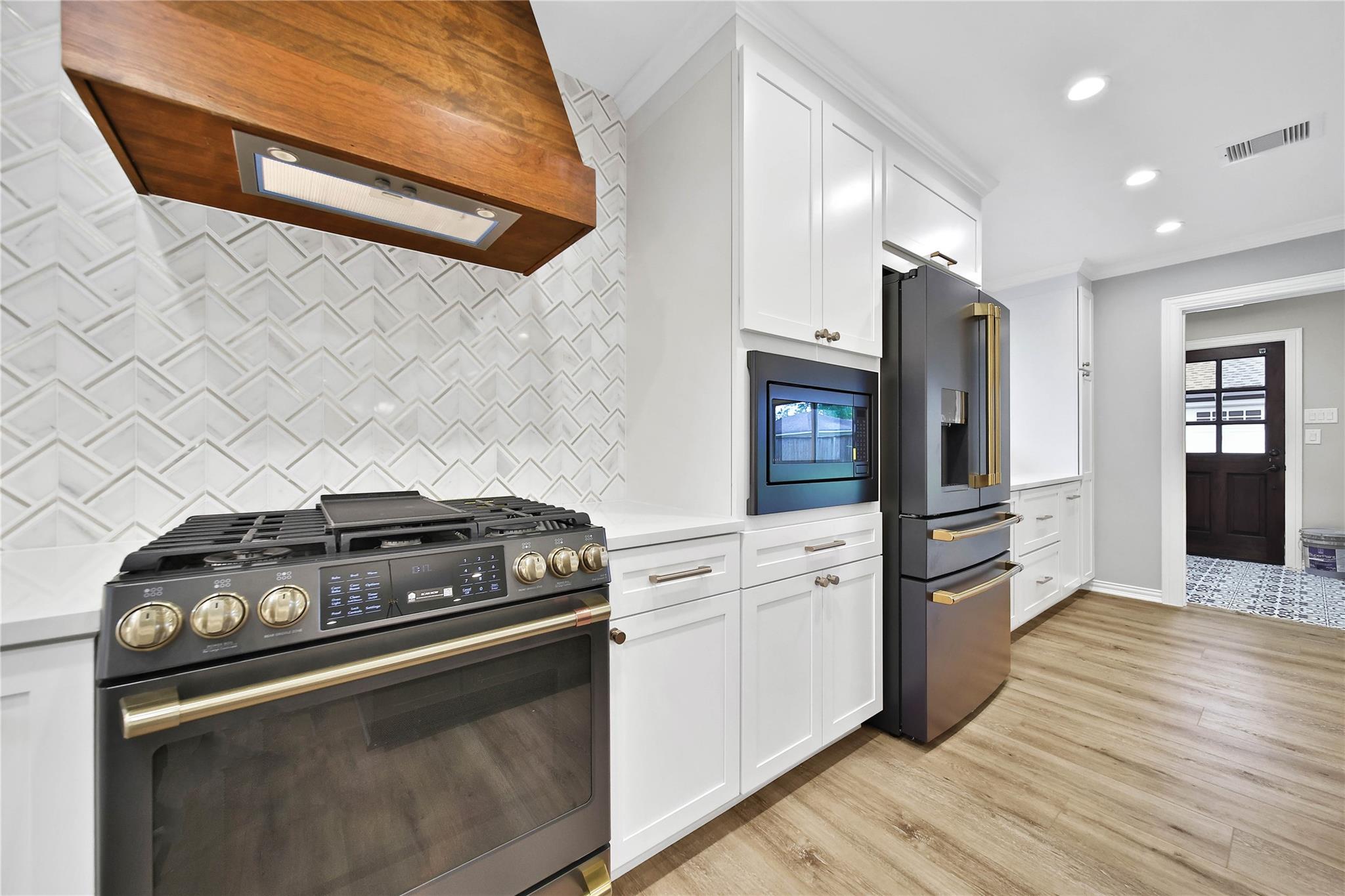 1146 Chamboard Lane
