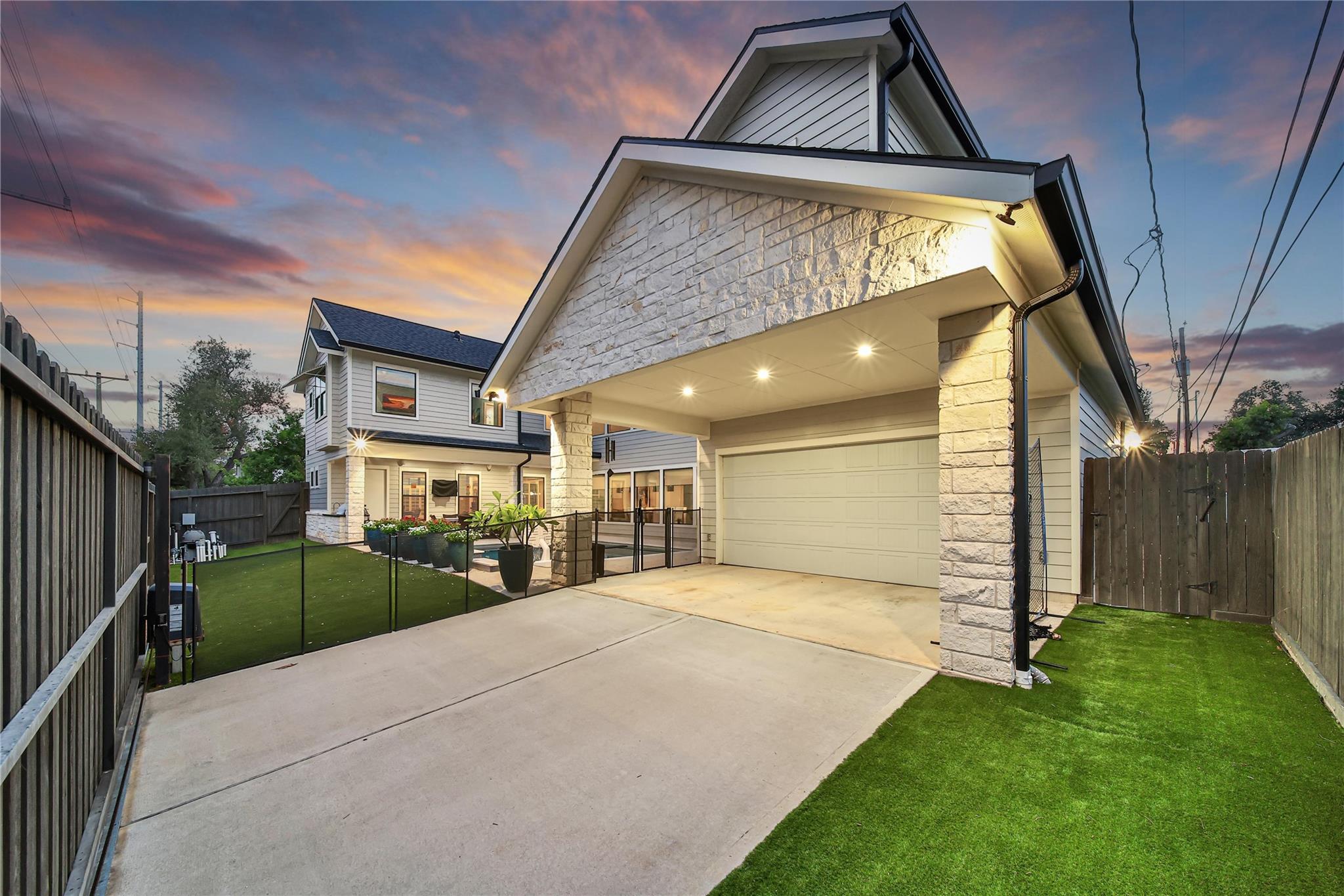 1353 Chantilly Lane