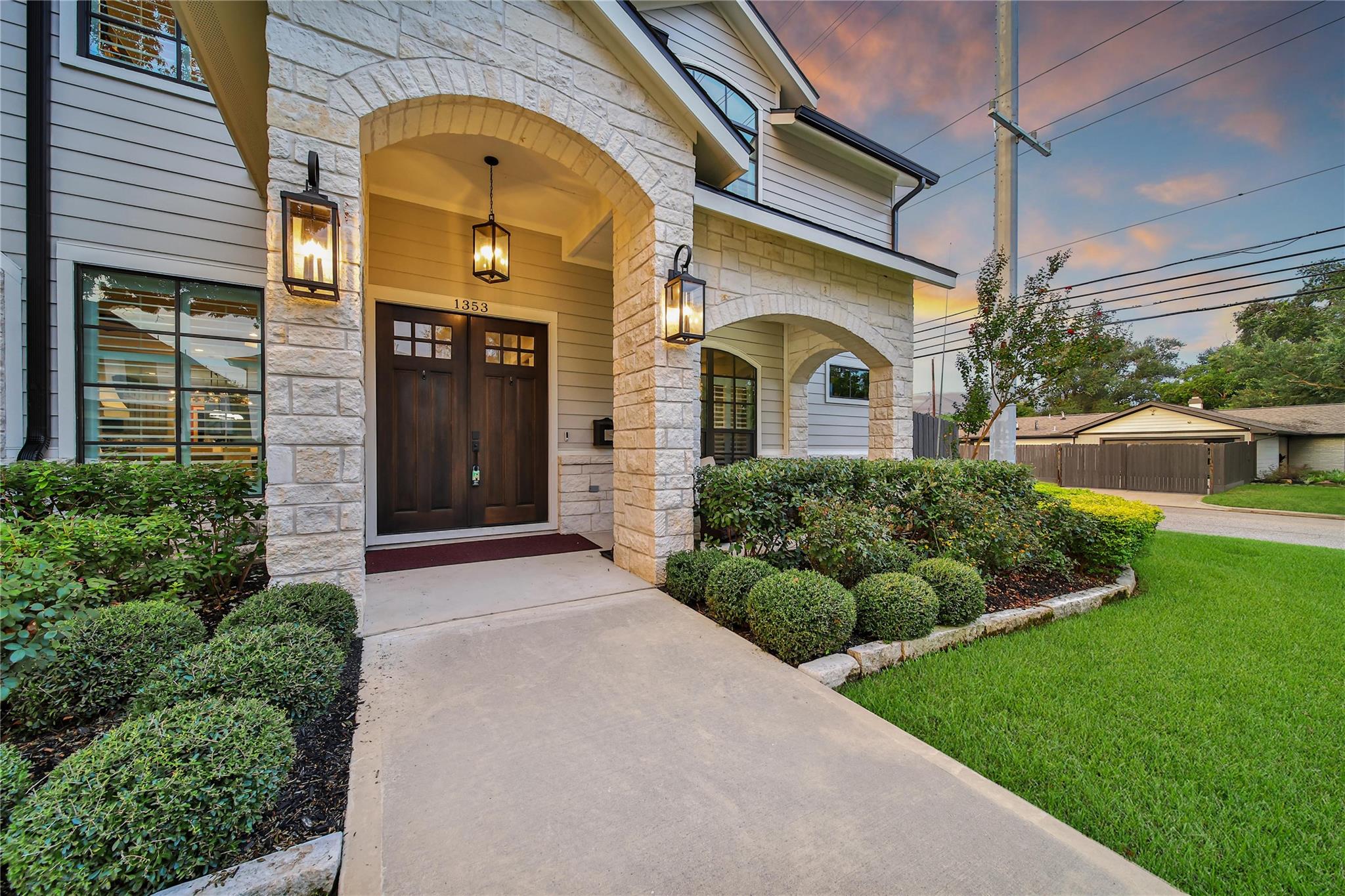 1353 Chantilly Lane
