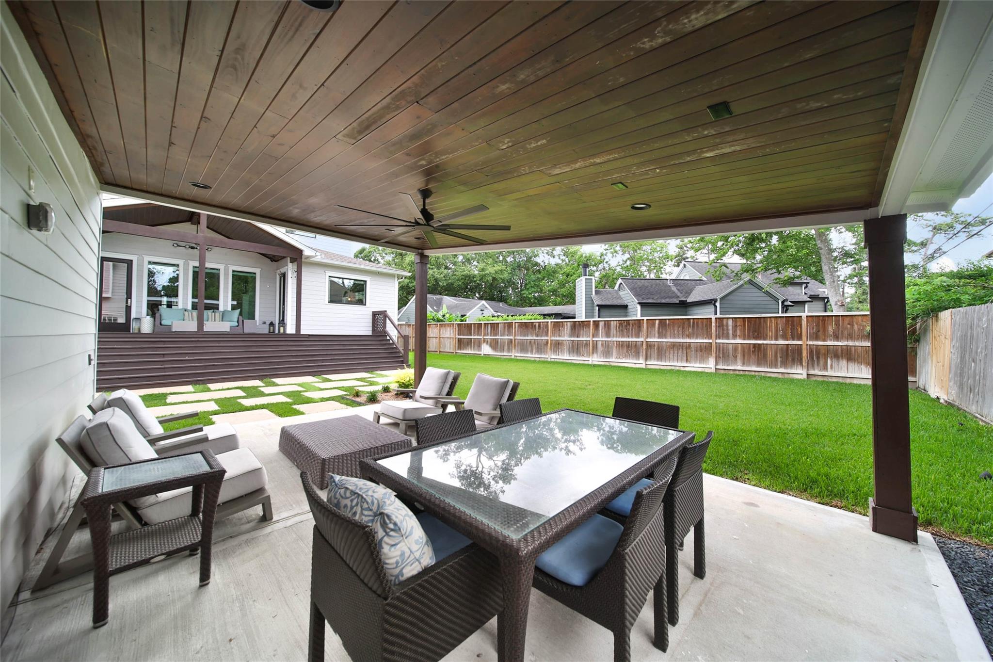 416 W 33rd Street