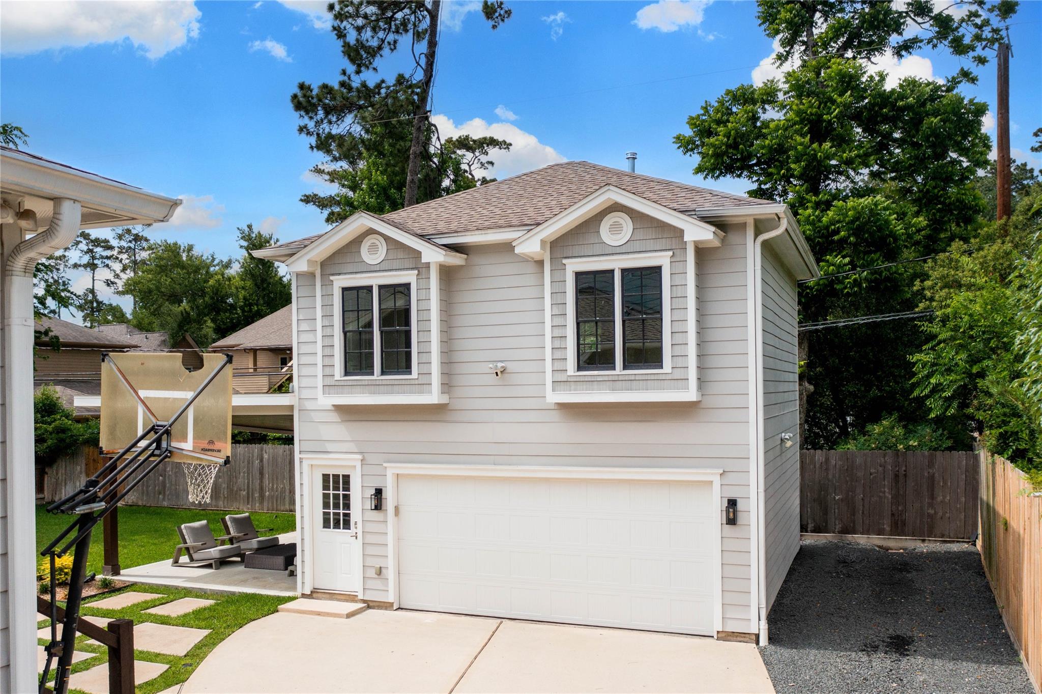 416 W 33rd Street