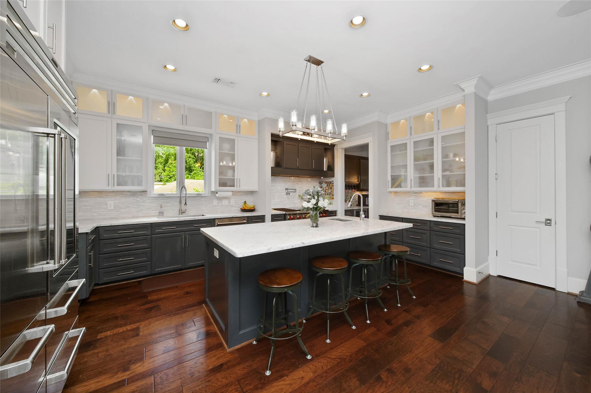 416 W 33rd Street