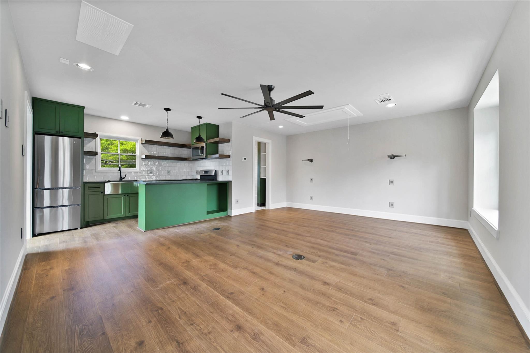 416 W 33rd Street