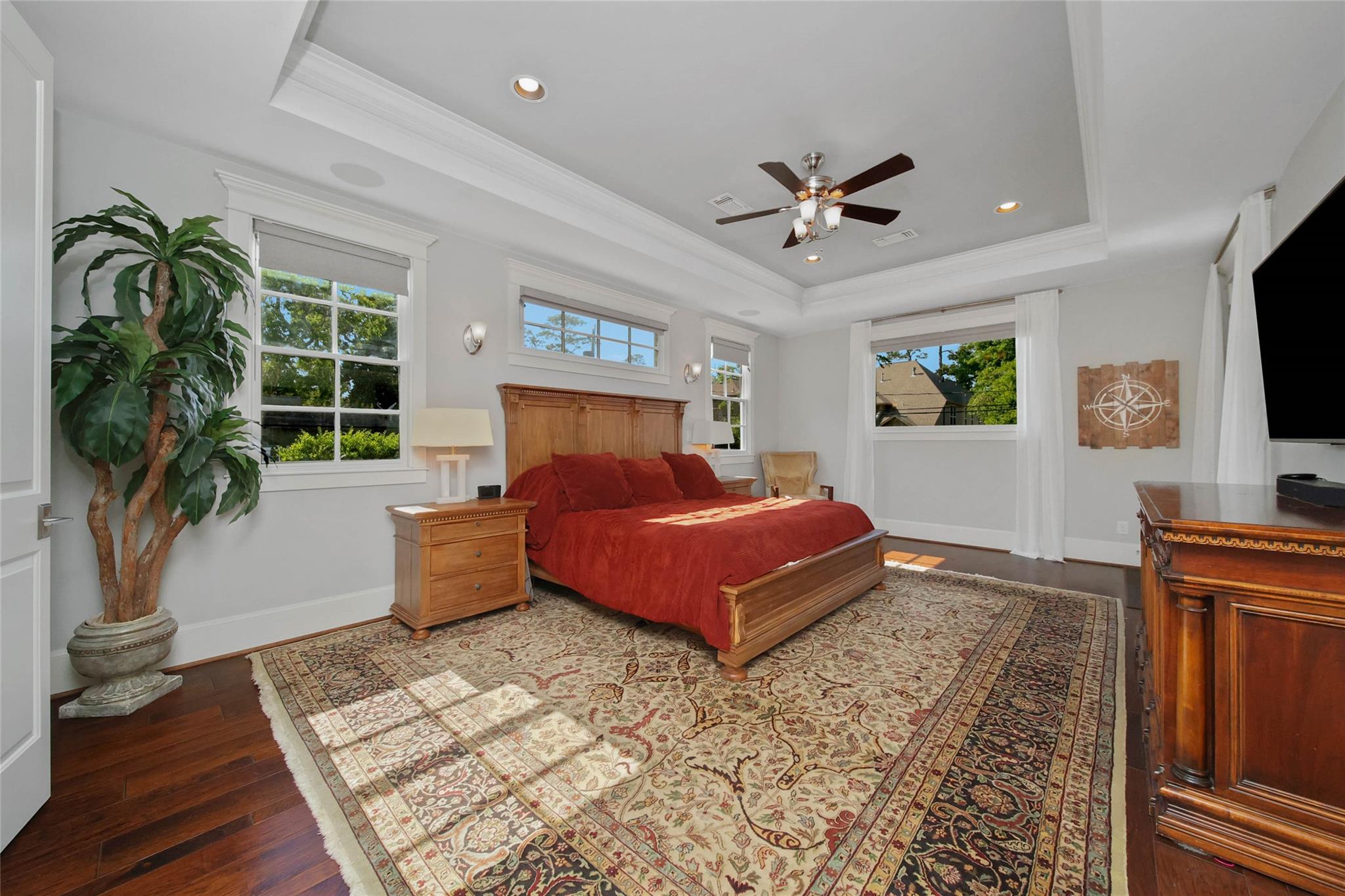 416 W 33rd Street