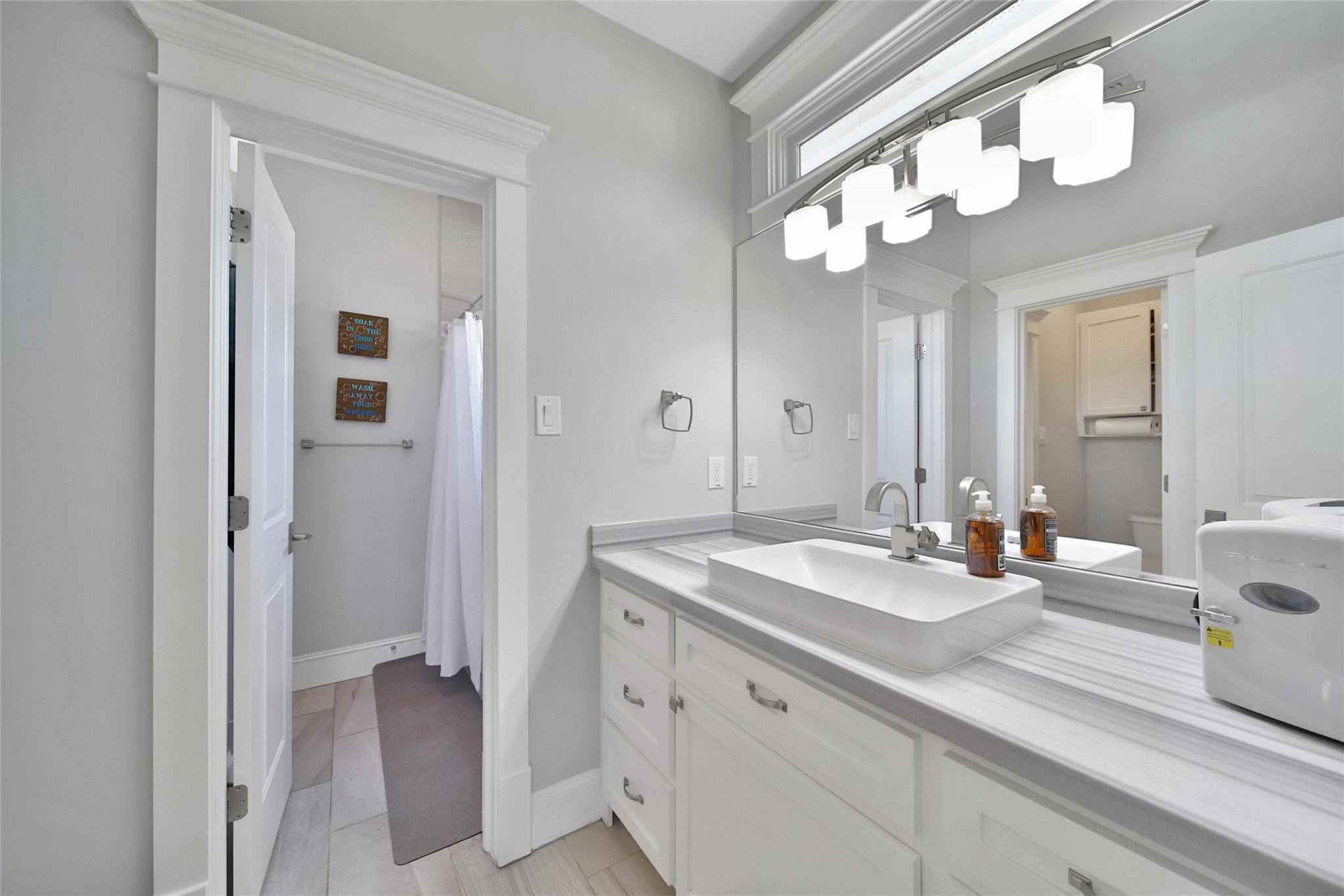 416 W 33rd Street