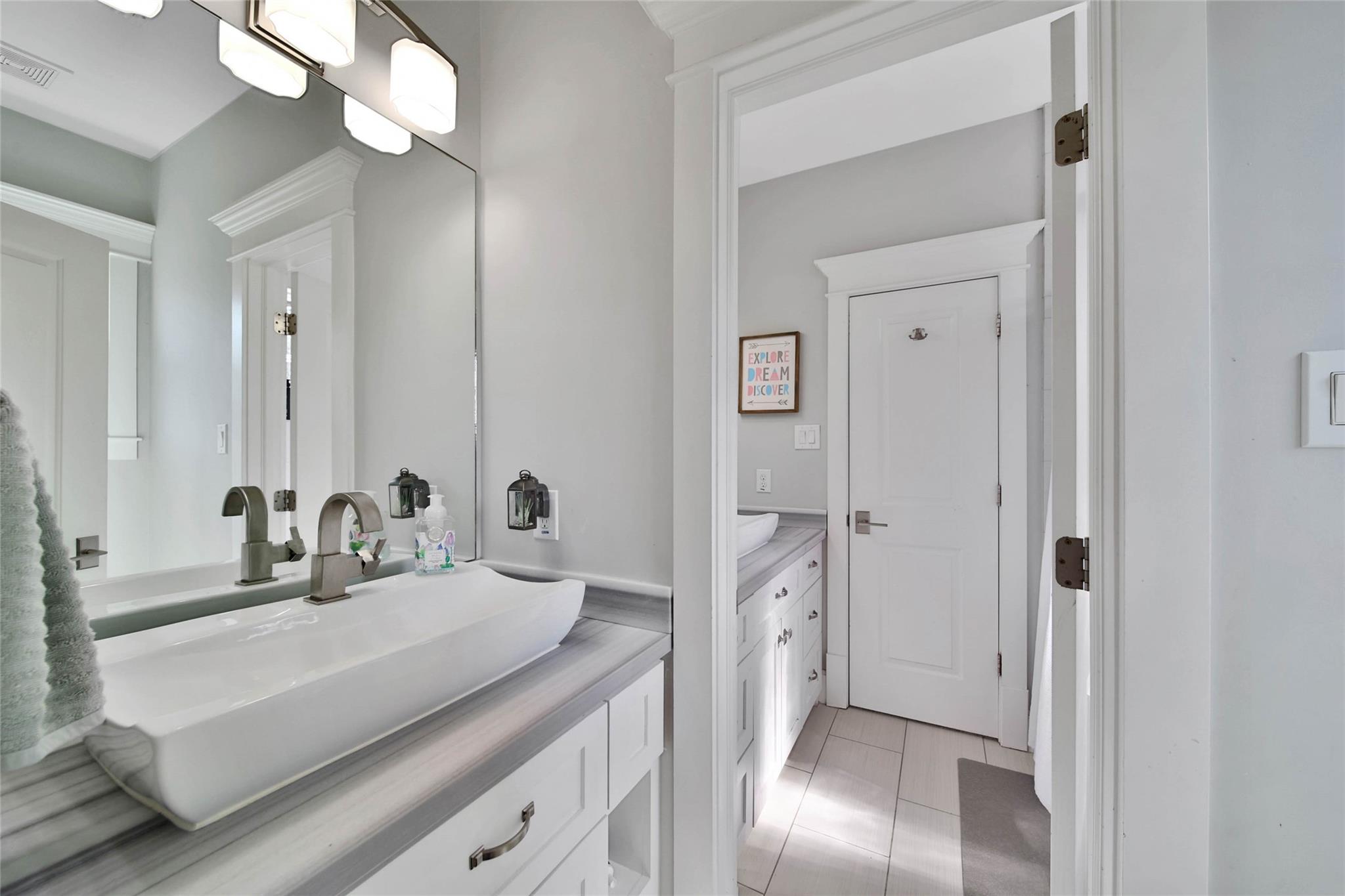 416 W 33rd Street