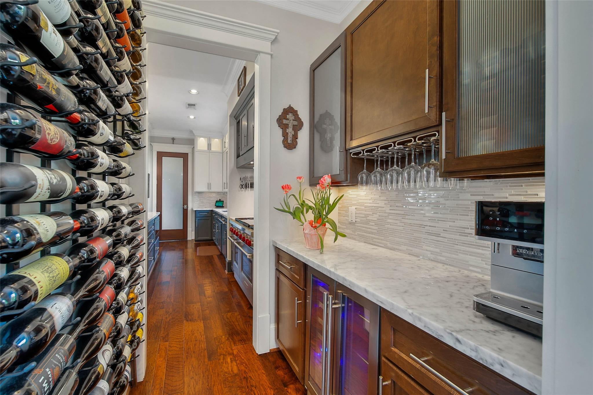 416 W 33rd Street