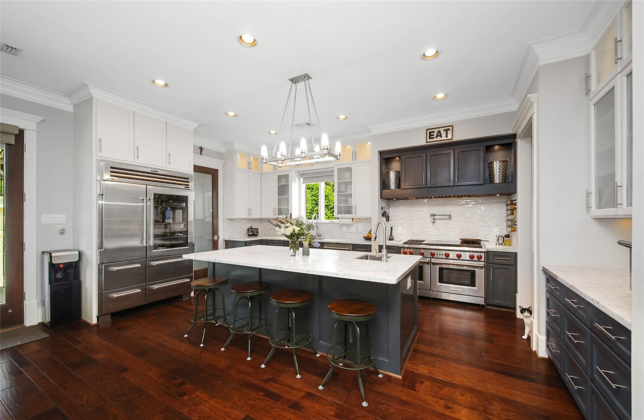 416 W 33rd Street