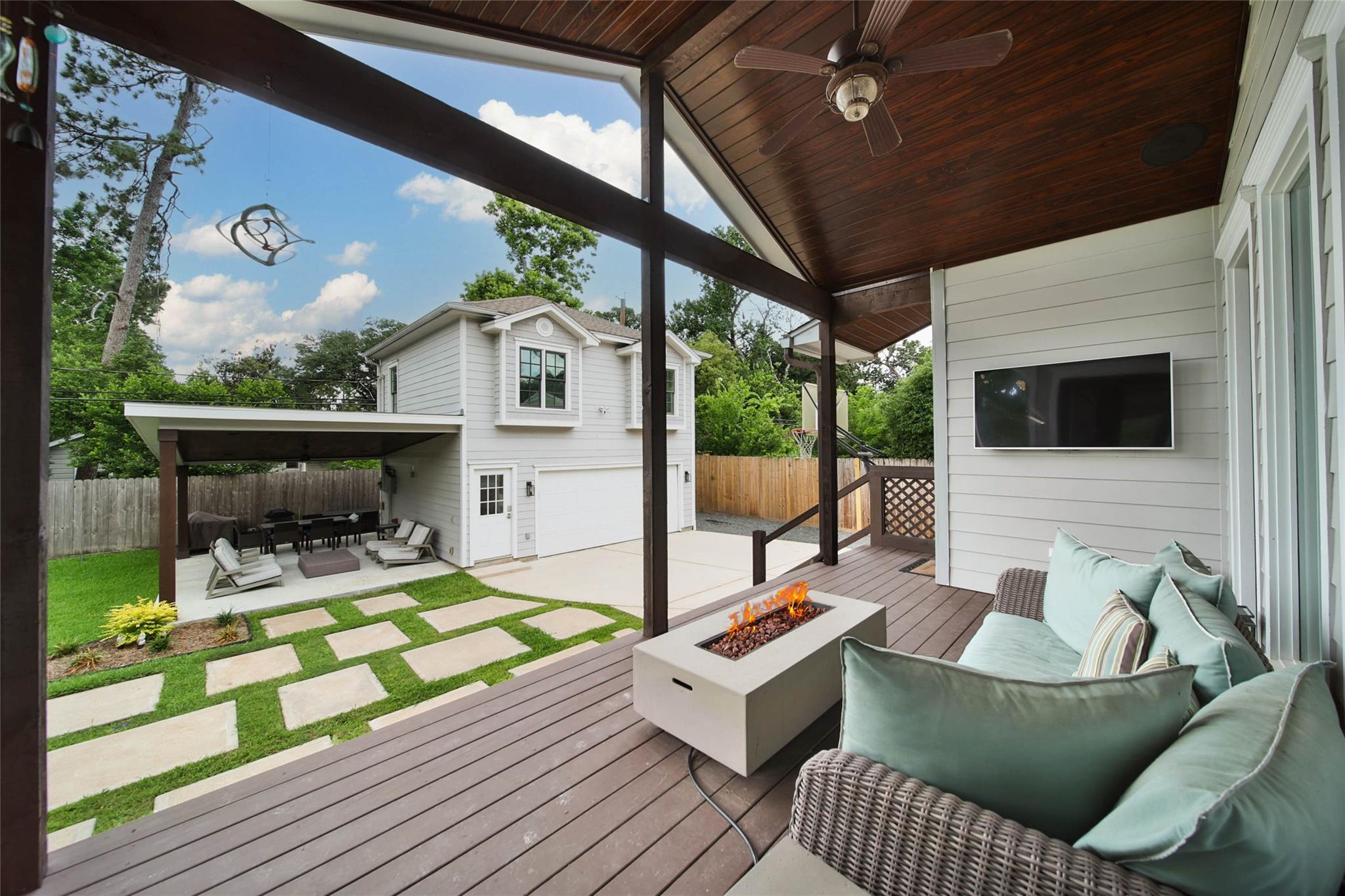 416 W 33rd Street