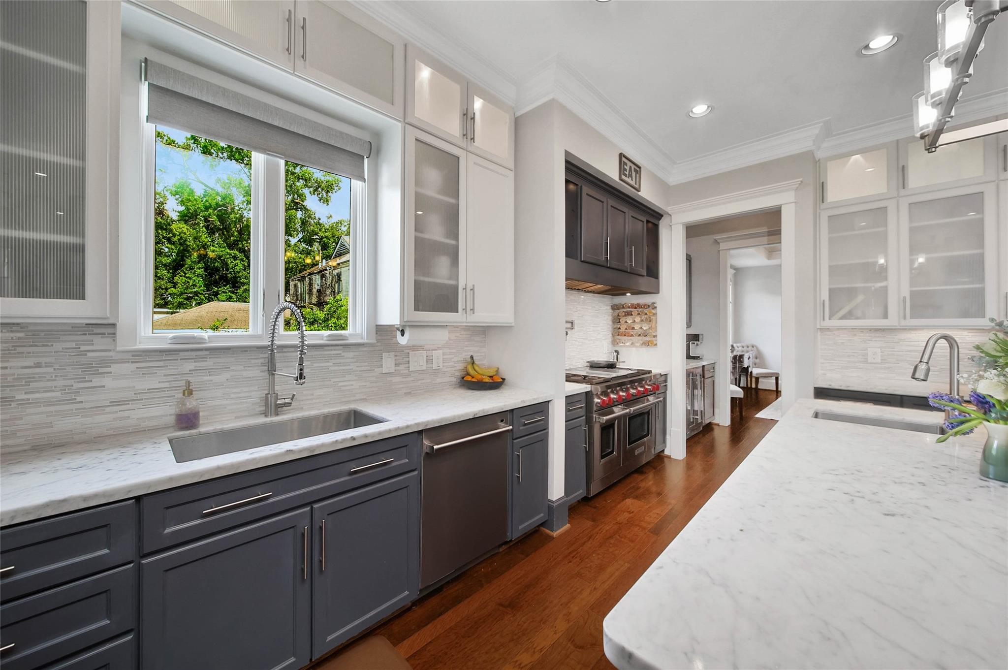 416 W 33rd Street
