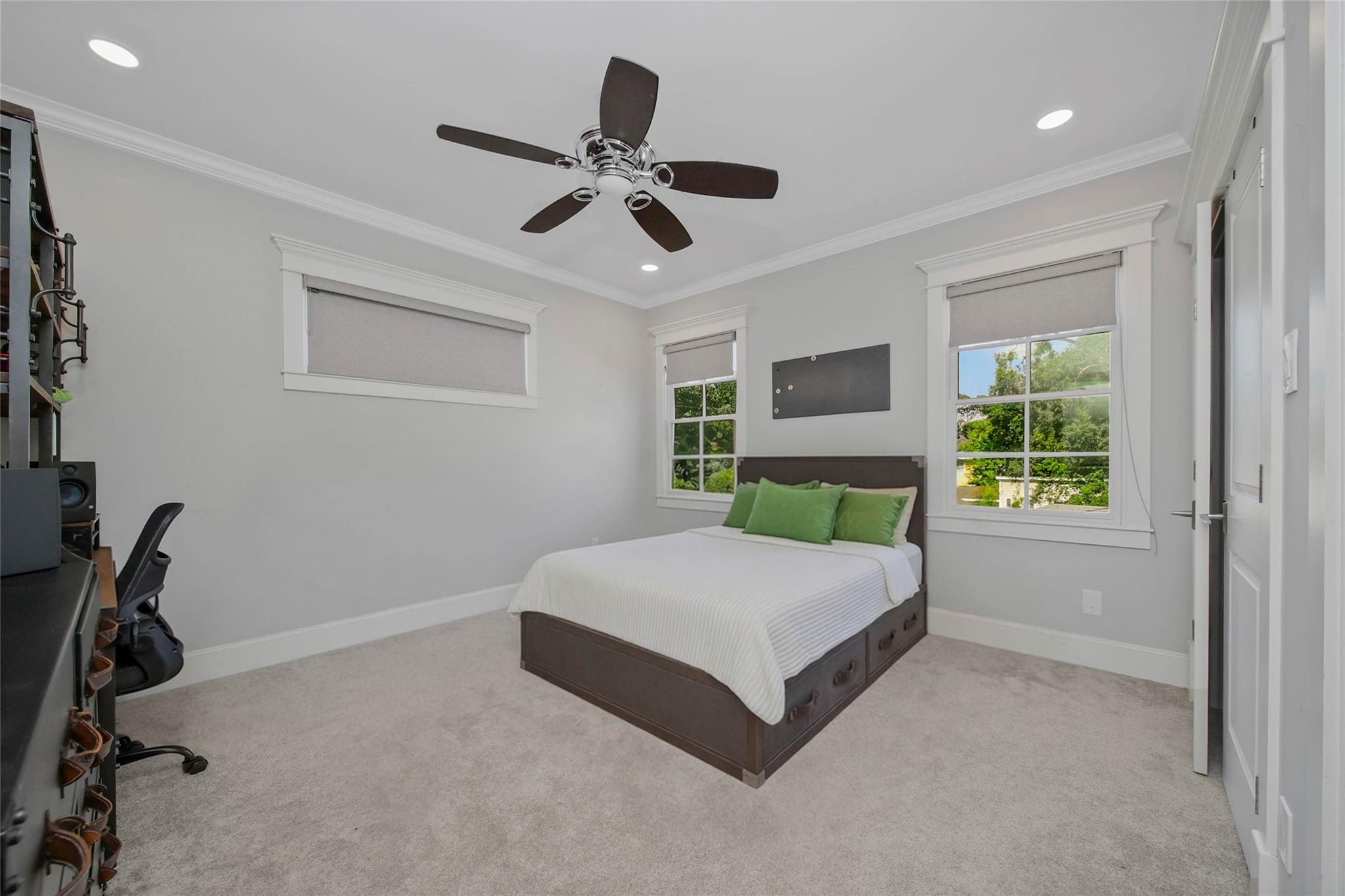 416 W 33rd Street