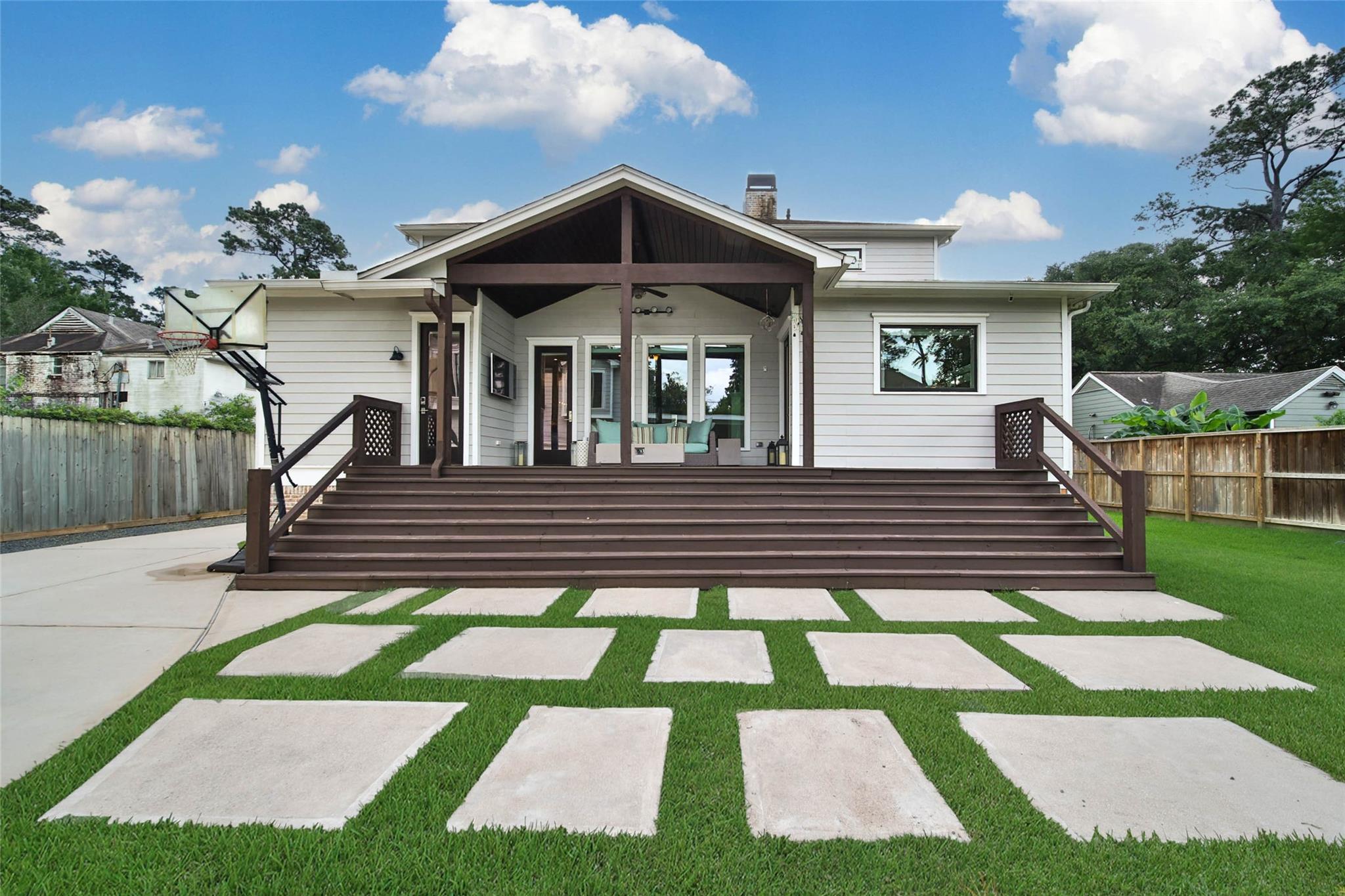416 W 33rd Street