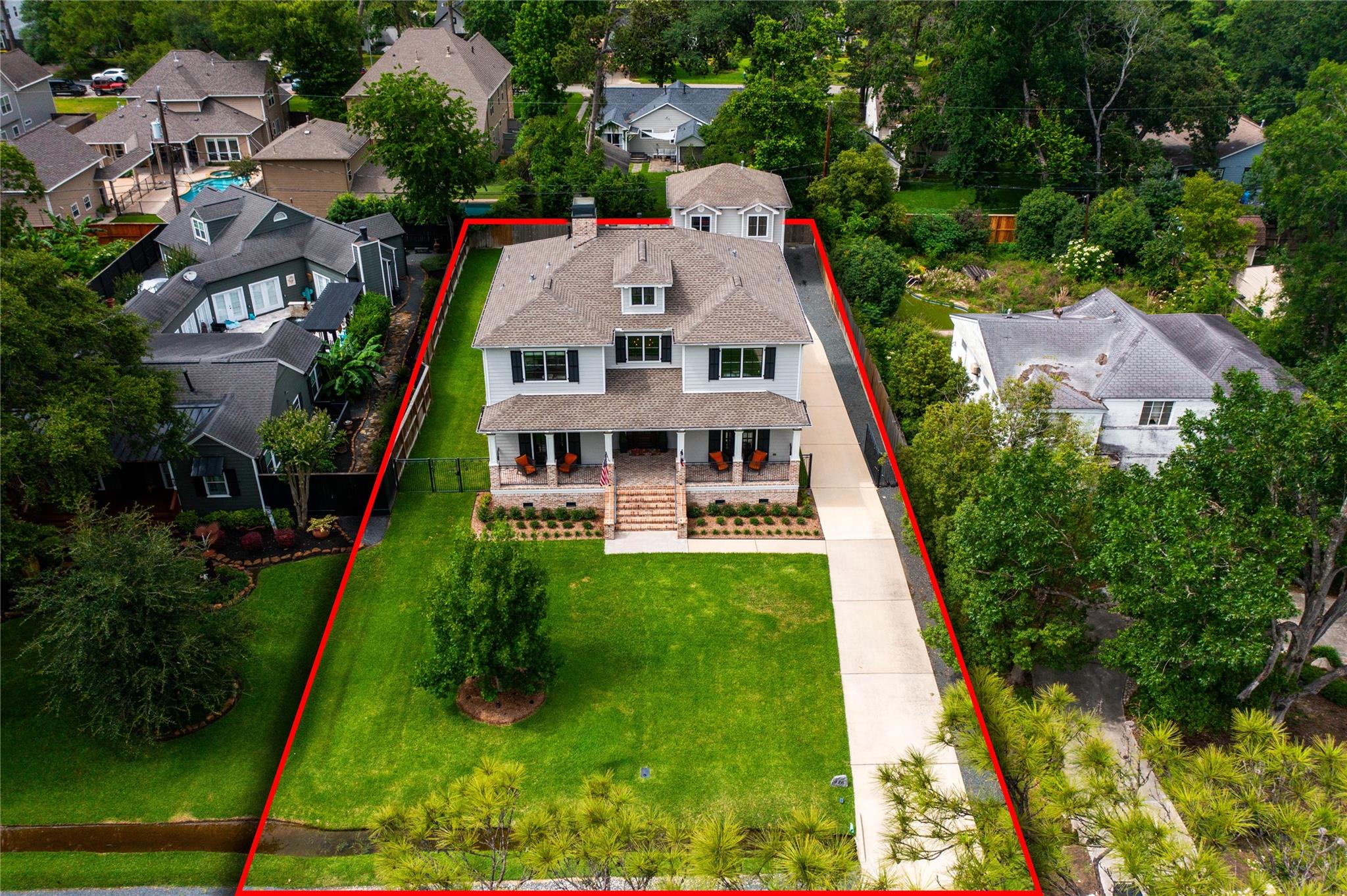 416 W 33rd Street