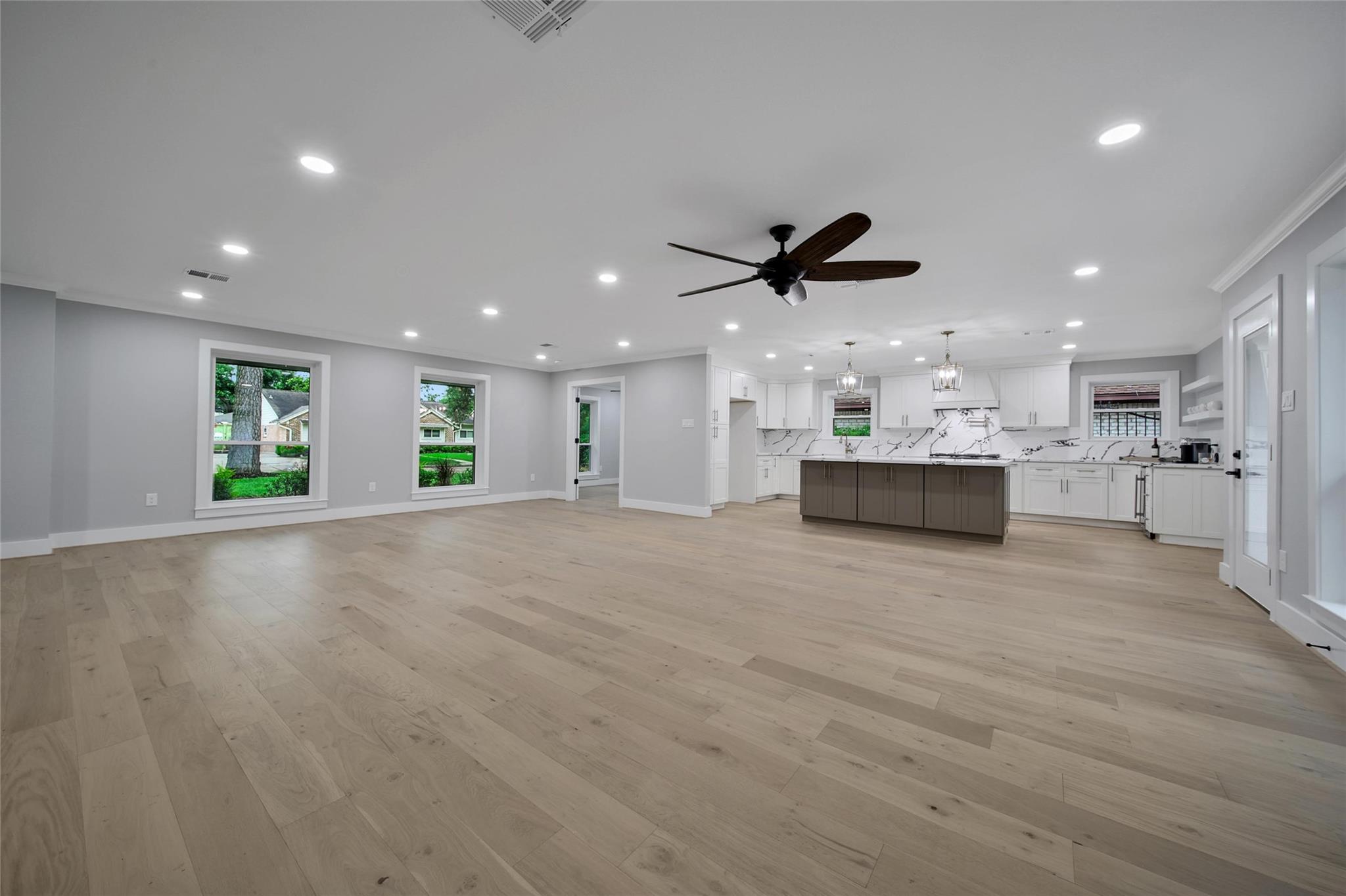 1122 Lehman Street