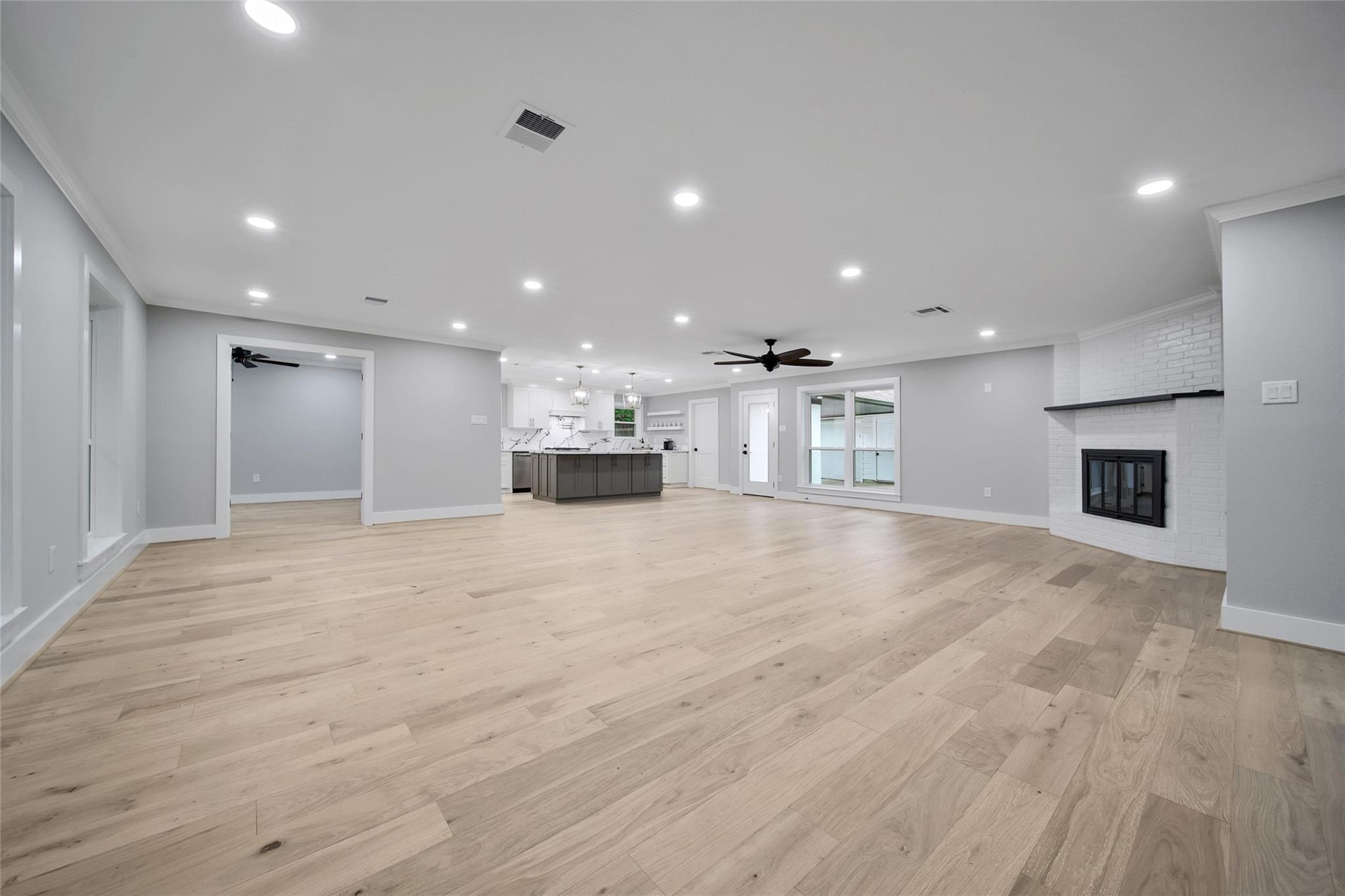 1122 Lehman Street
