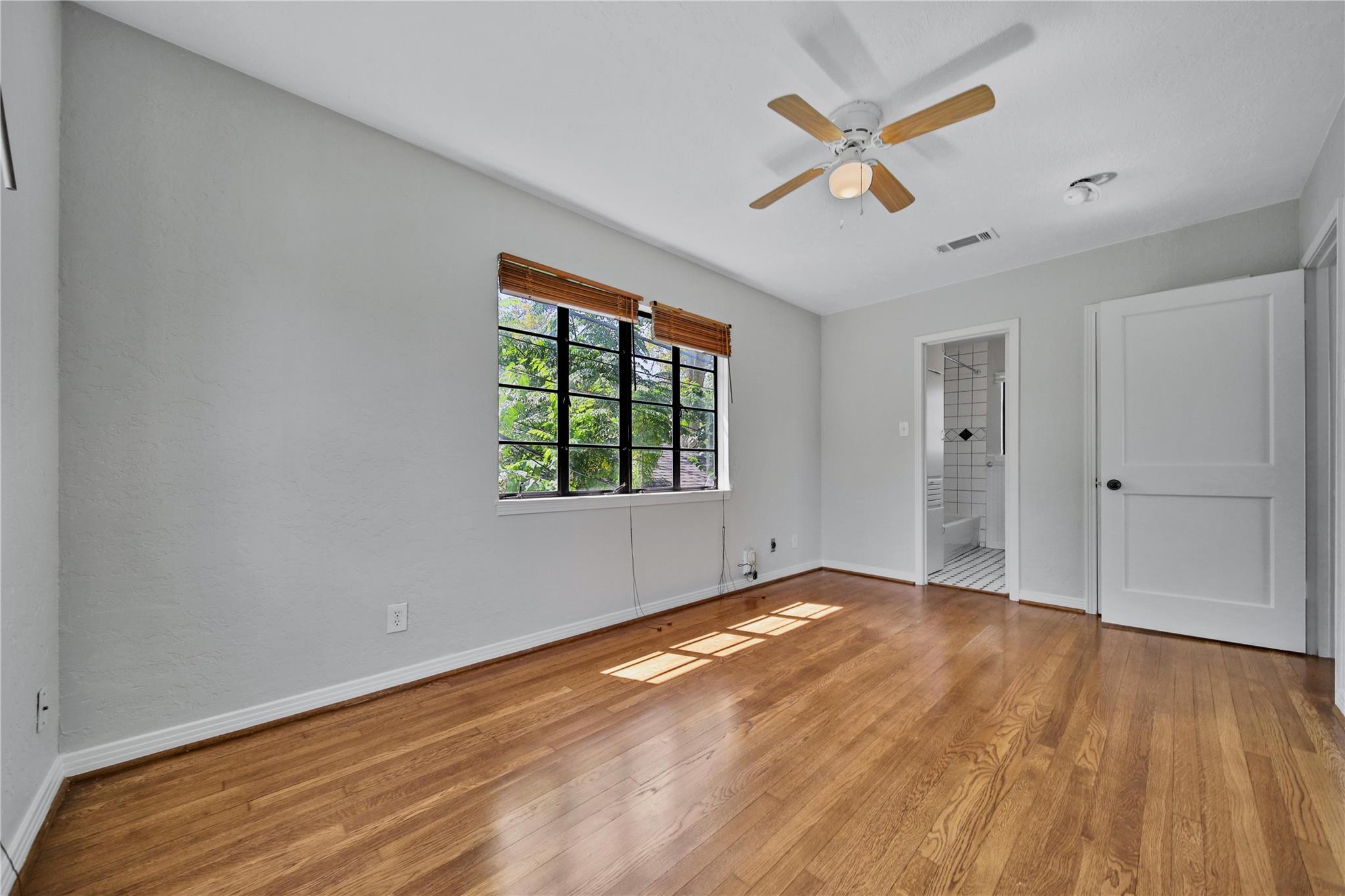 216 1/2 Munford Street