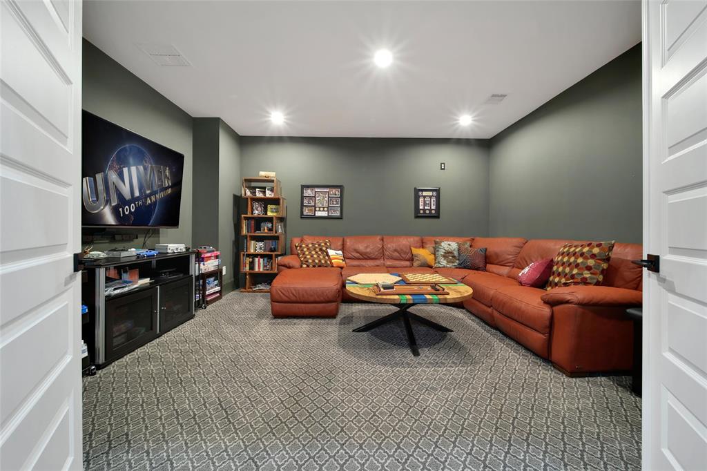 1353 Chantilly Lane