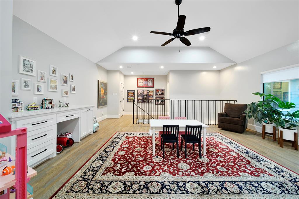 1353 Chantilly Lane
