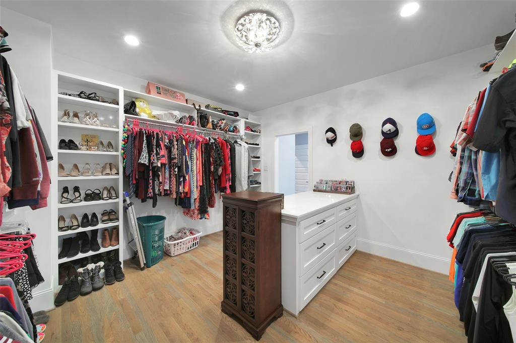 1353 Chantilly Lane