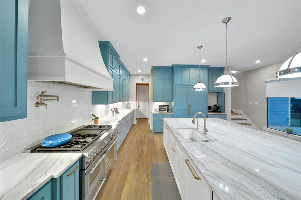 1353 Chantilly Lane