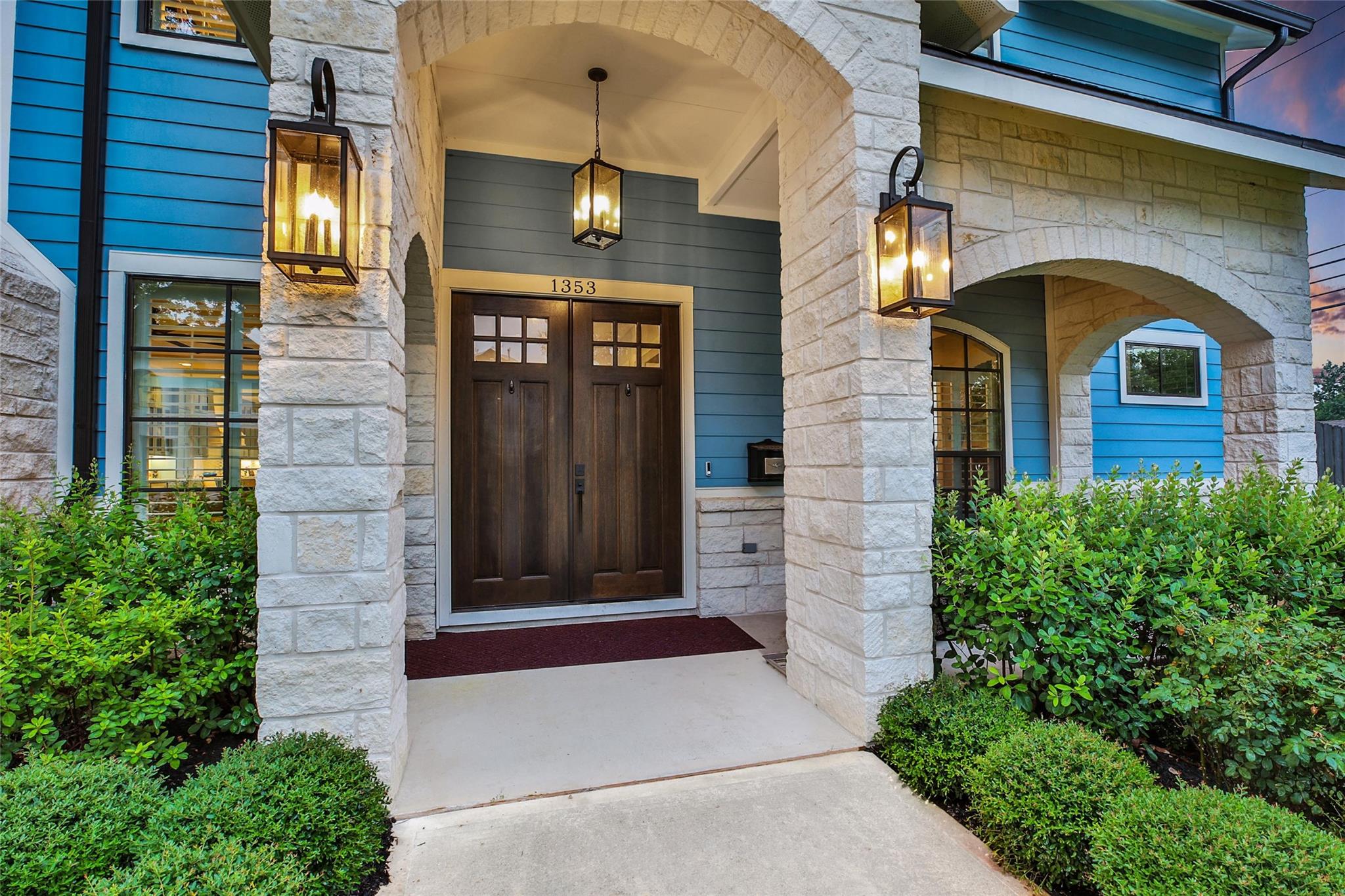 1353 Chantilly Lane