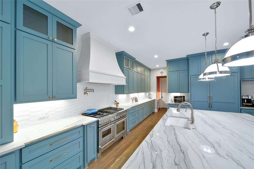 1353 Chantilly Lane