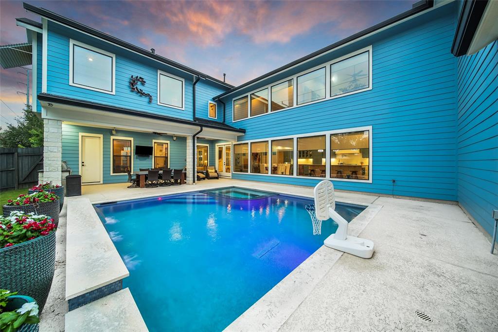 1353 Chantilly Lane