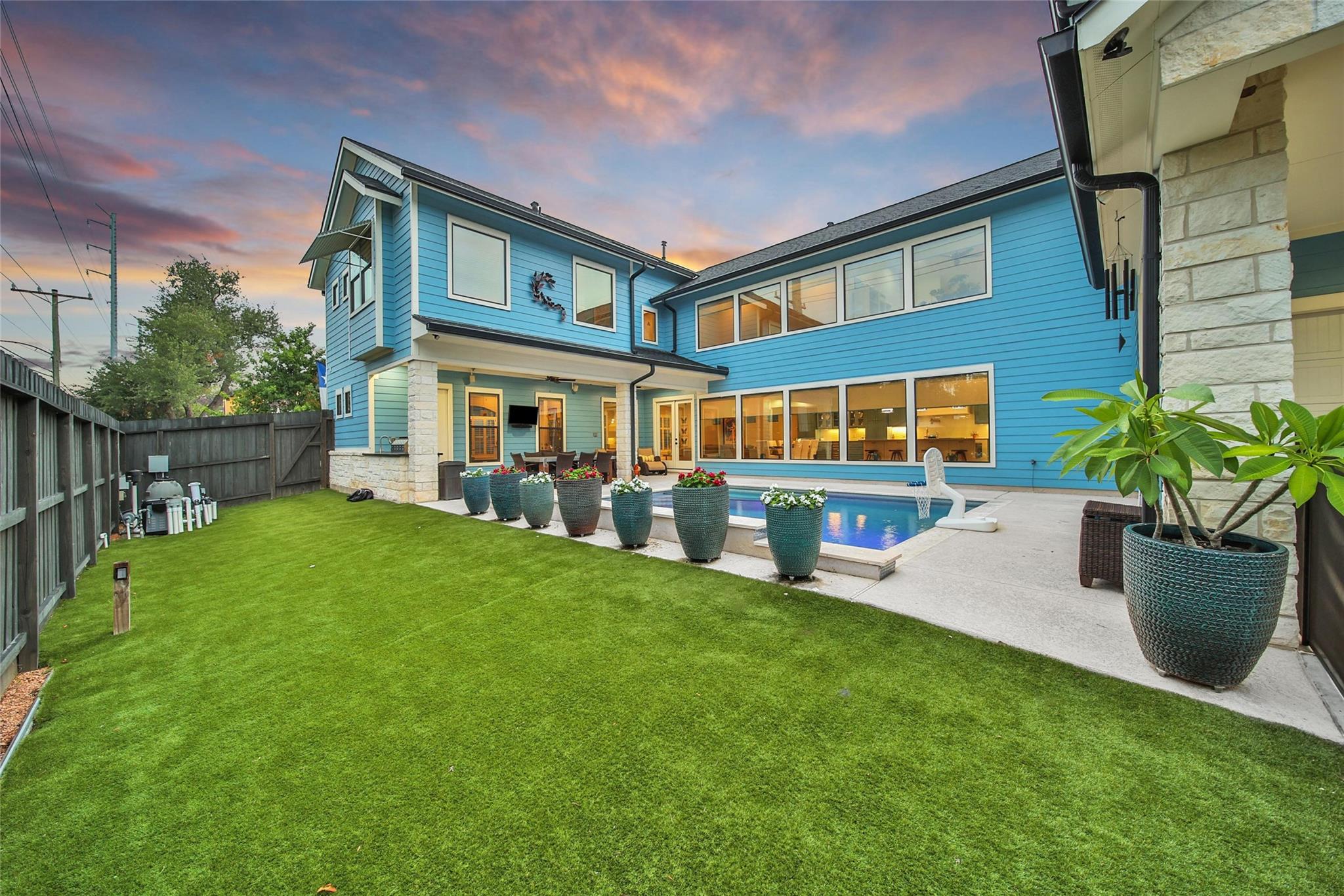 1353 Chantilly Lane