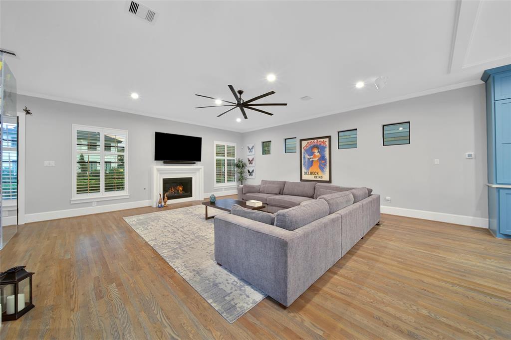 1353 Chantilly Lane