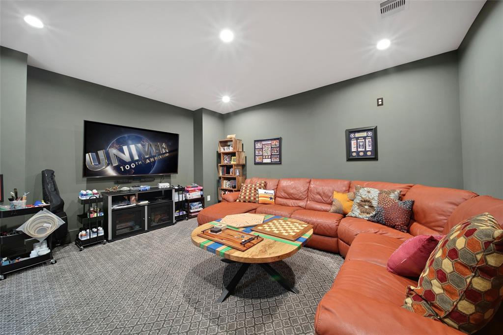 1353 Chantilly Lane