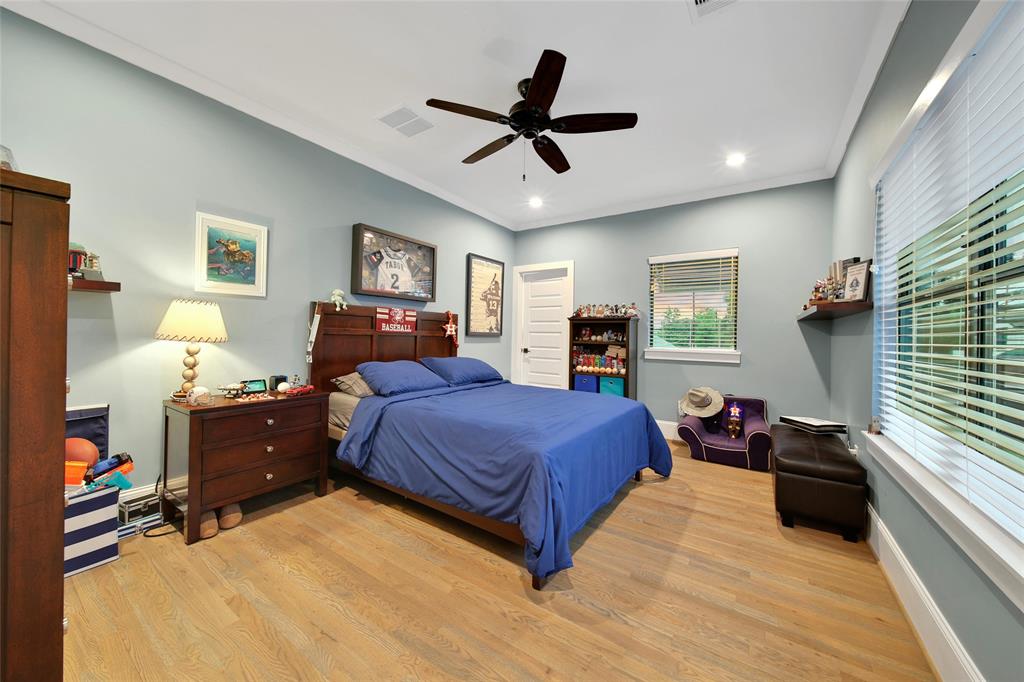 1353 Chantilly Lane