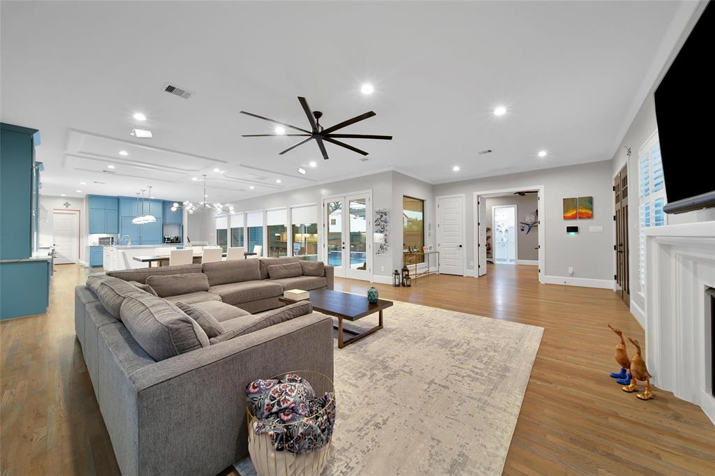 1353 Chantilly Lane