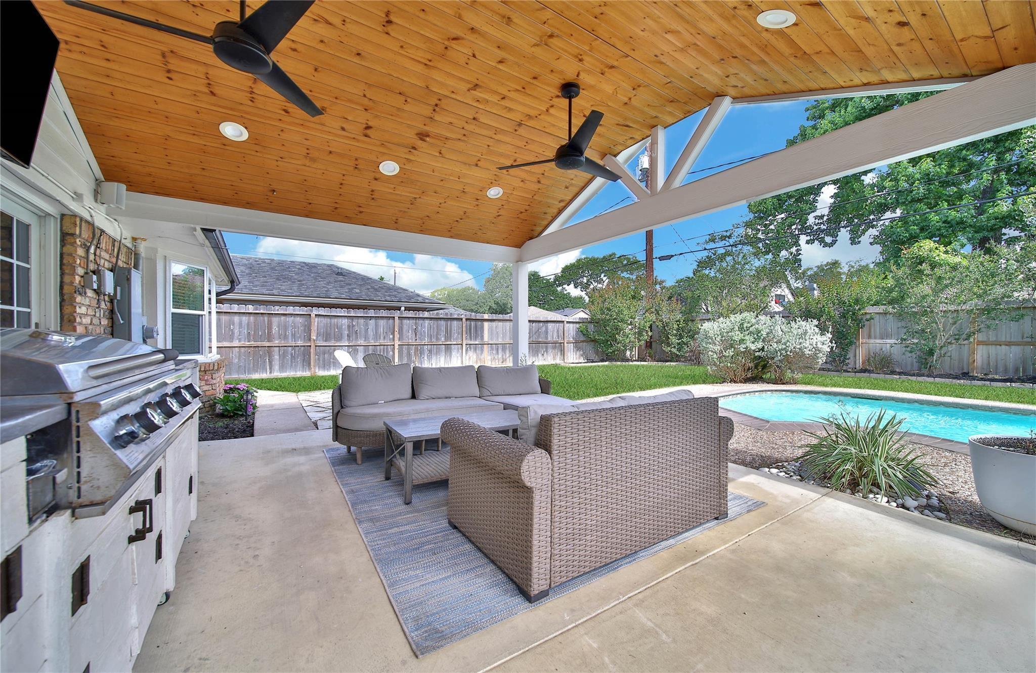 1042 Chamboard Lane