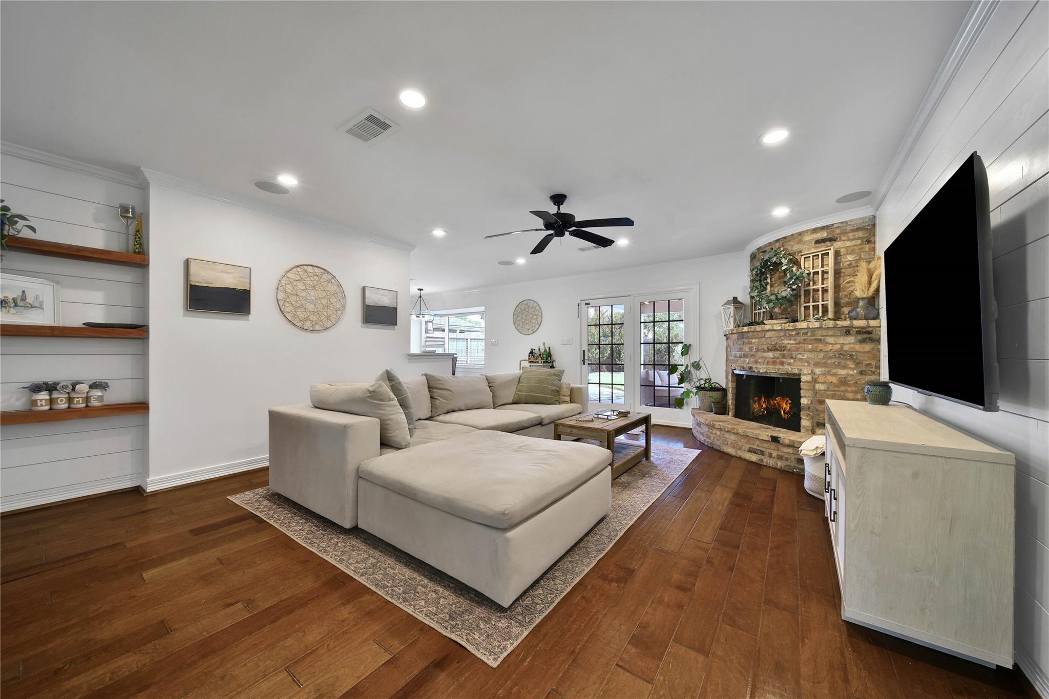 1042 Chamboard Lane