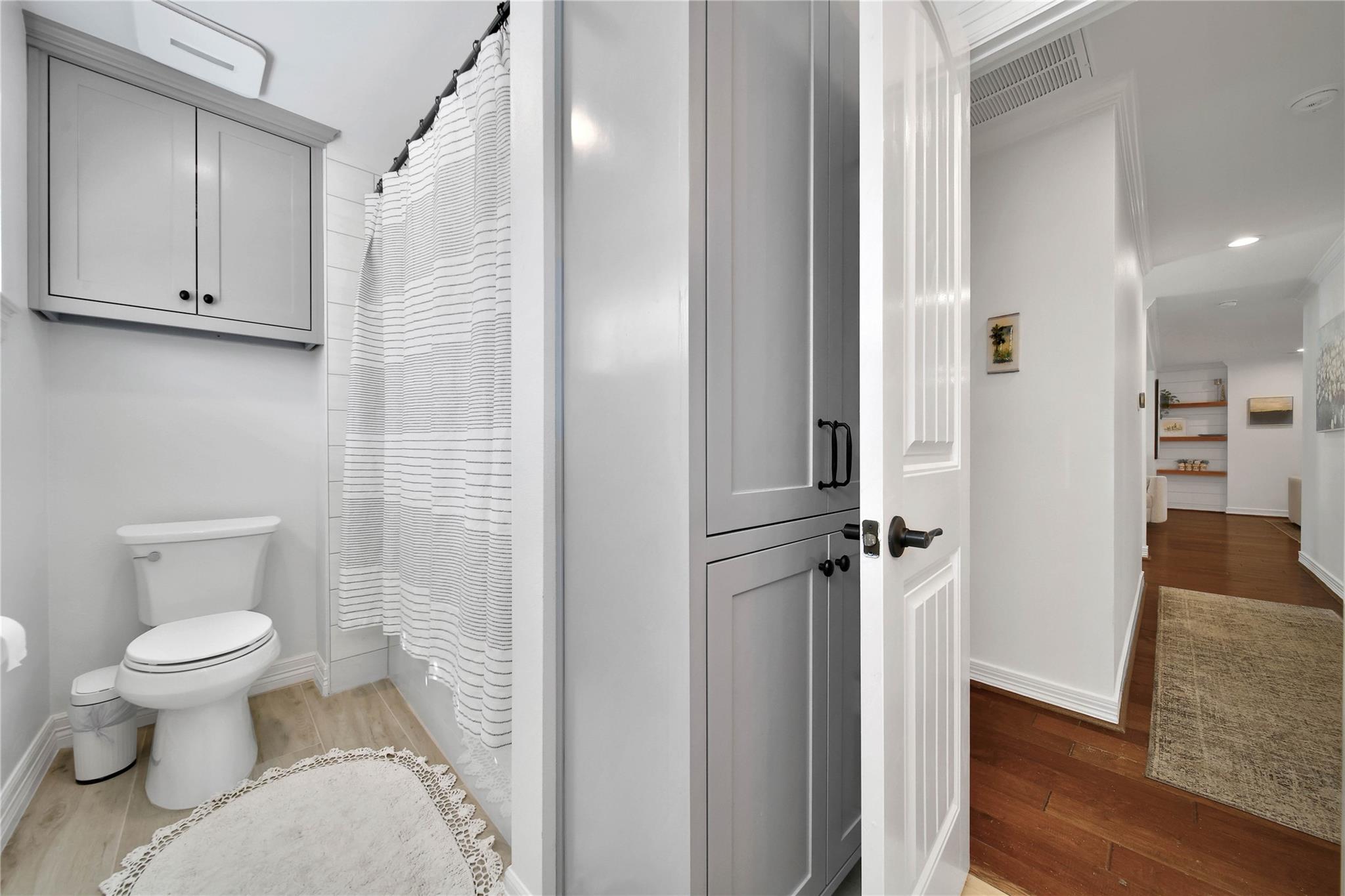 1042 Chamboard Lane