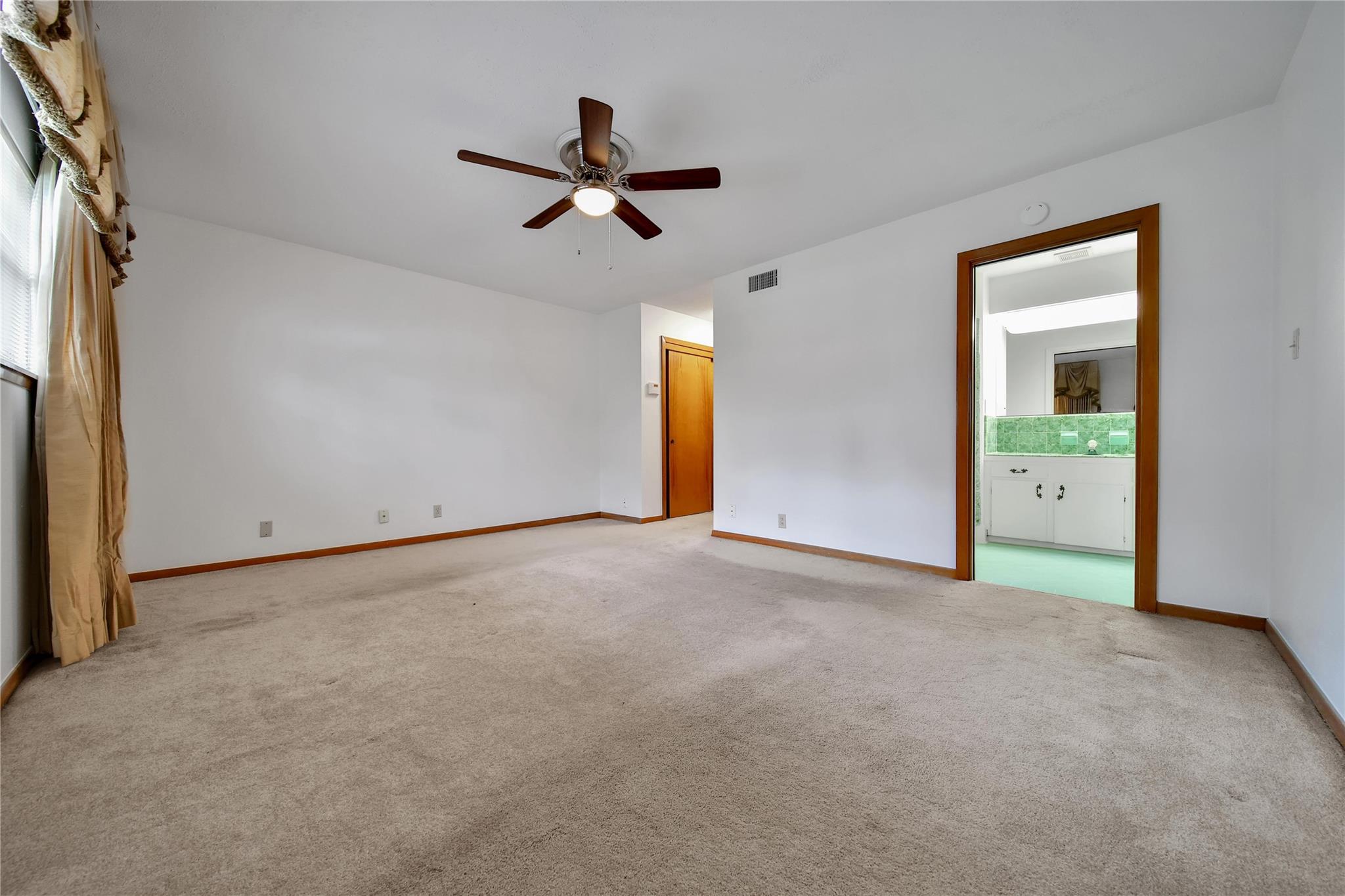115 E Thornton Road