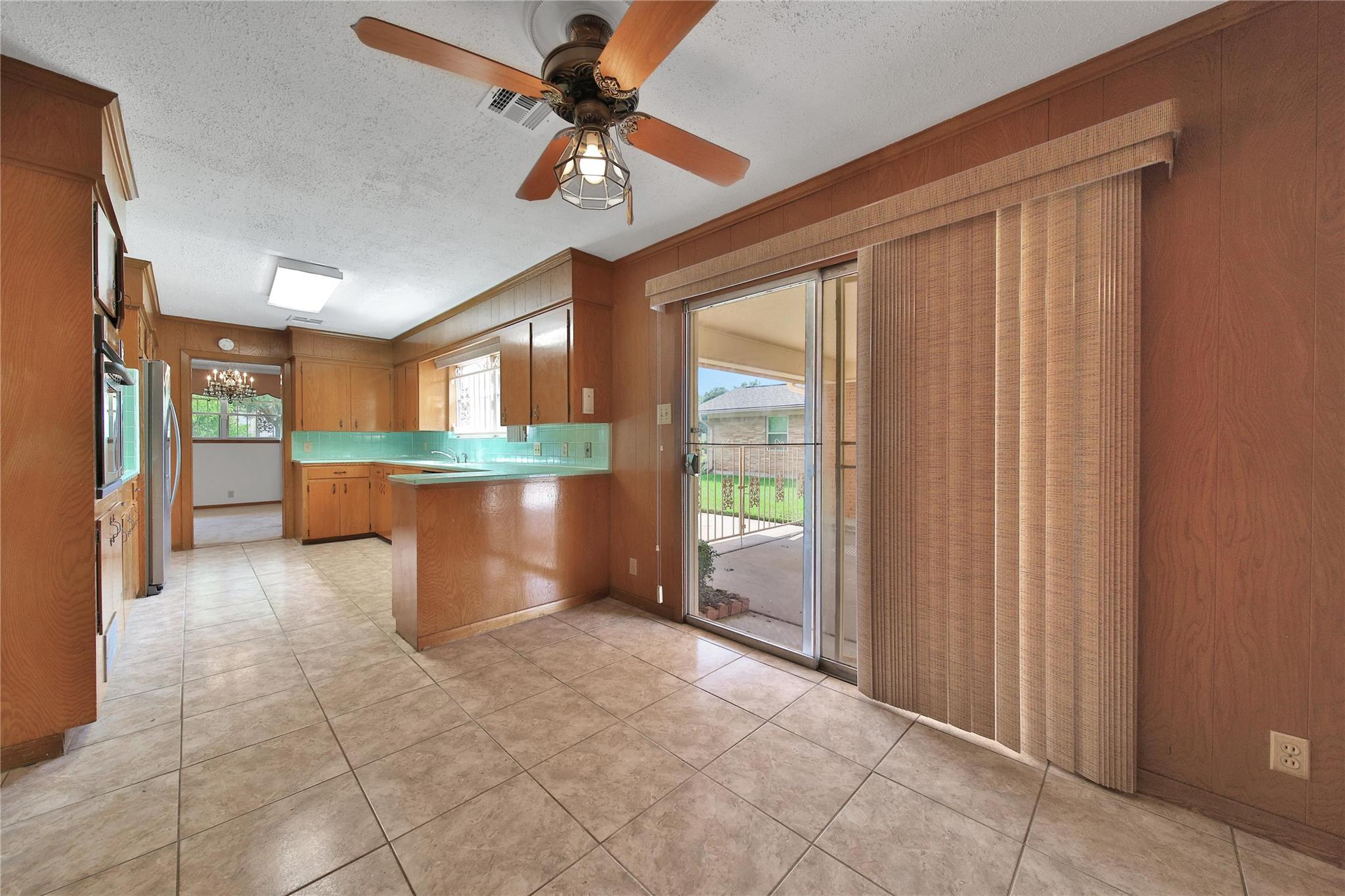 115 E Thornton Road