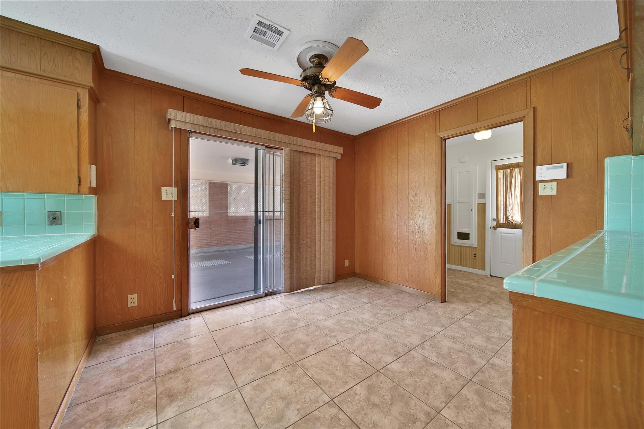 115 E Thornton Road