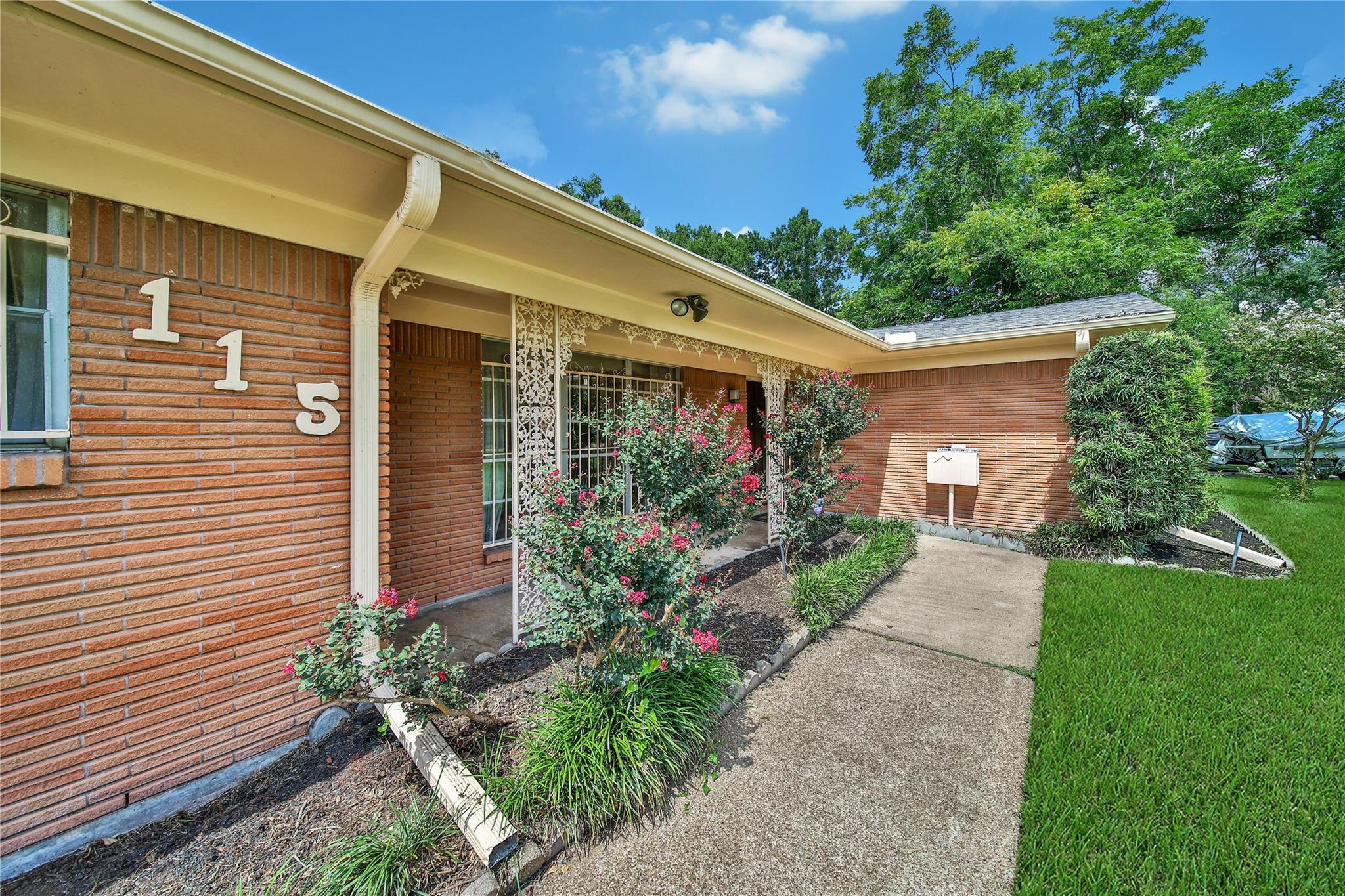 115 E Thornton Road