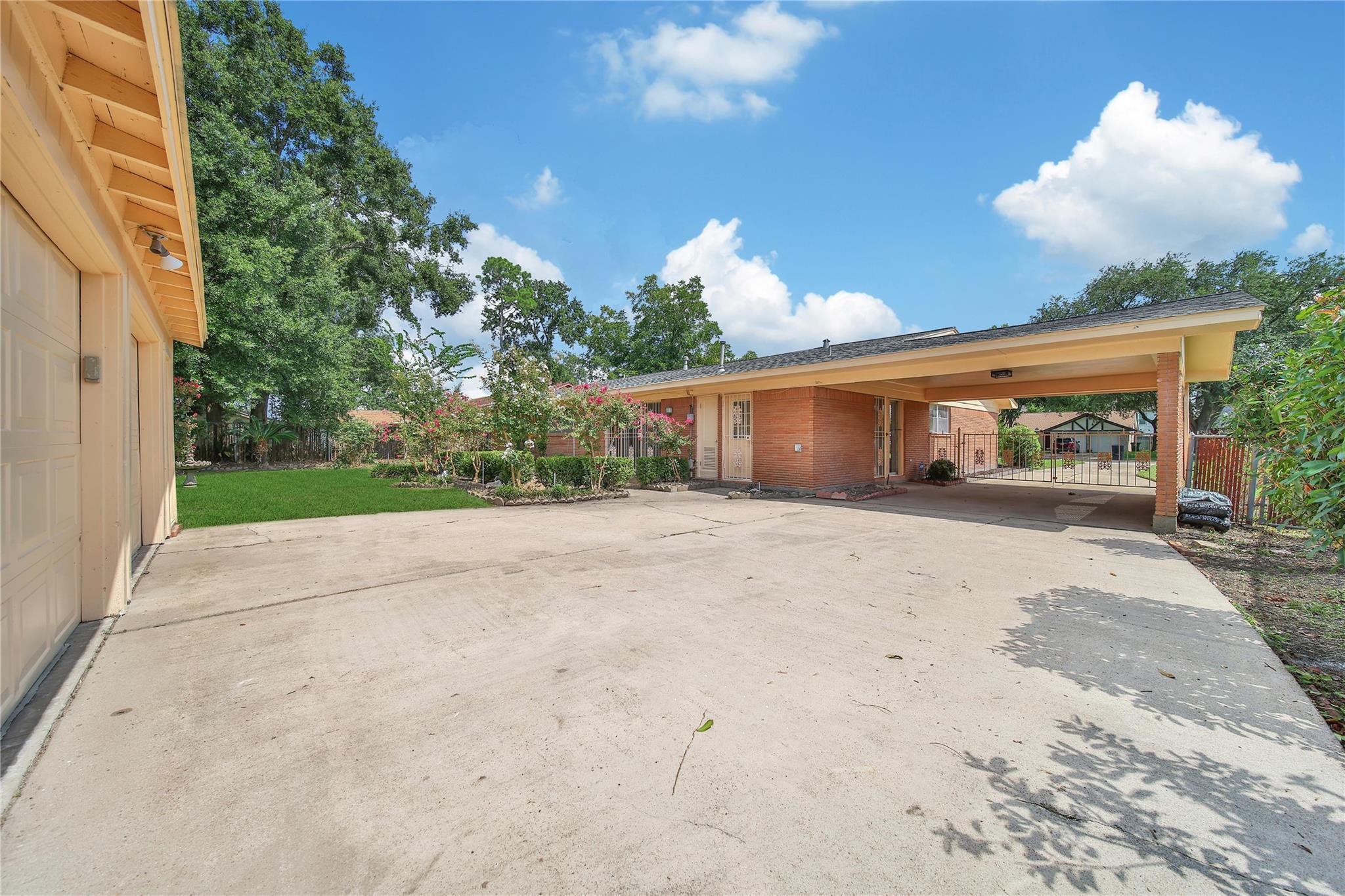 115 E Thornton Road