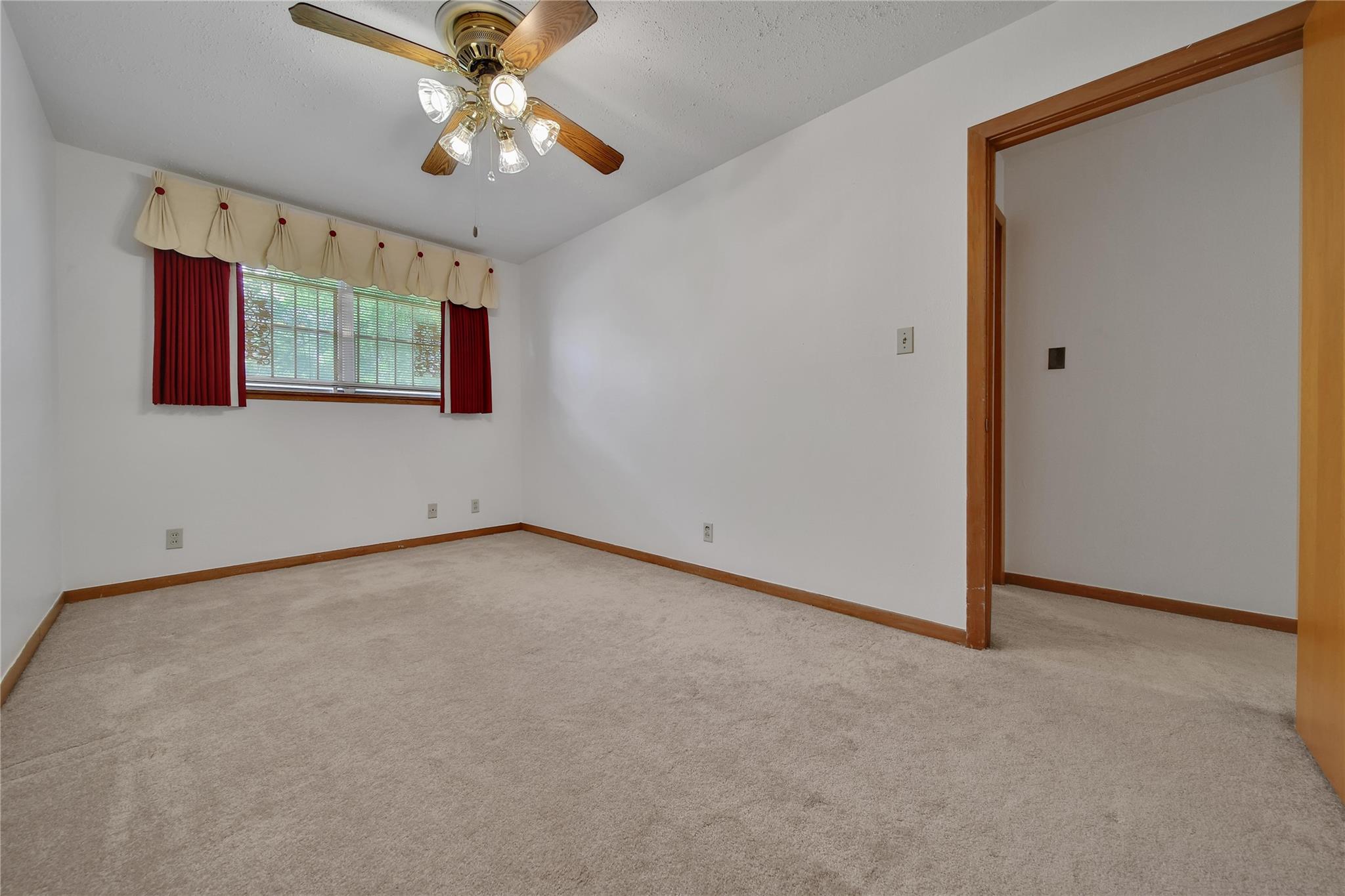 115 E Thornton Road