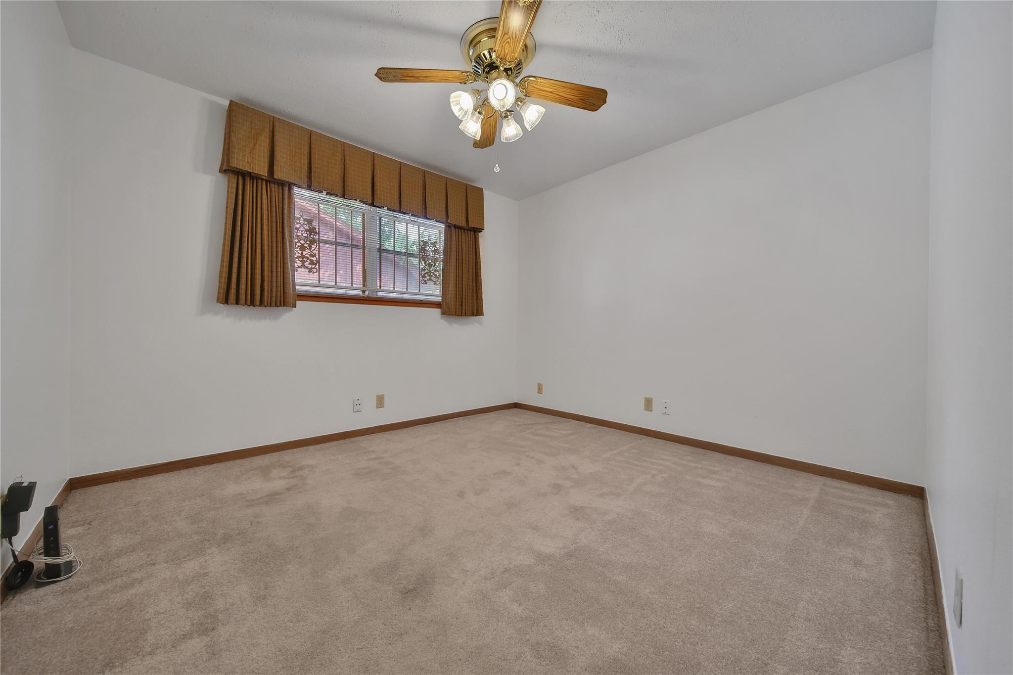 115 E Thornton Road