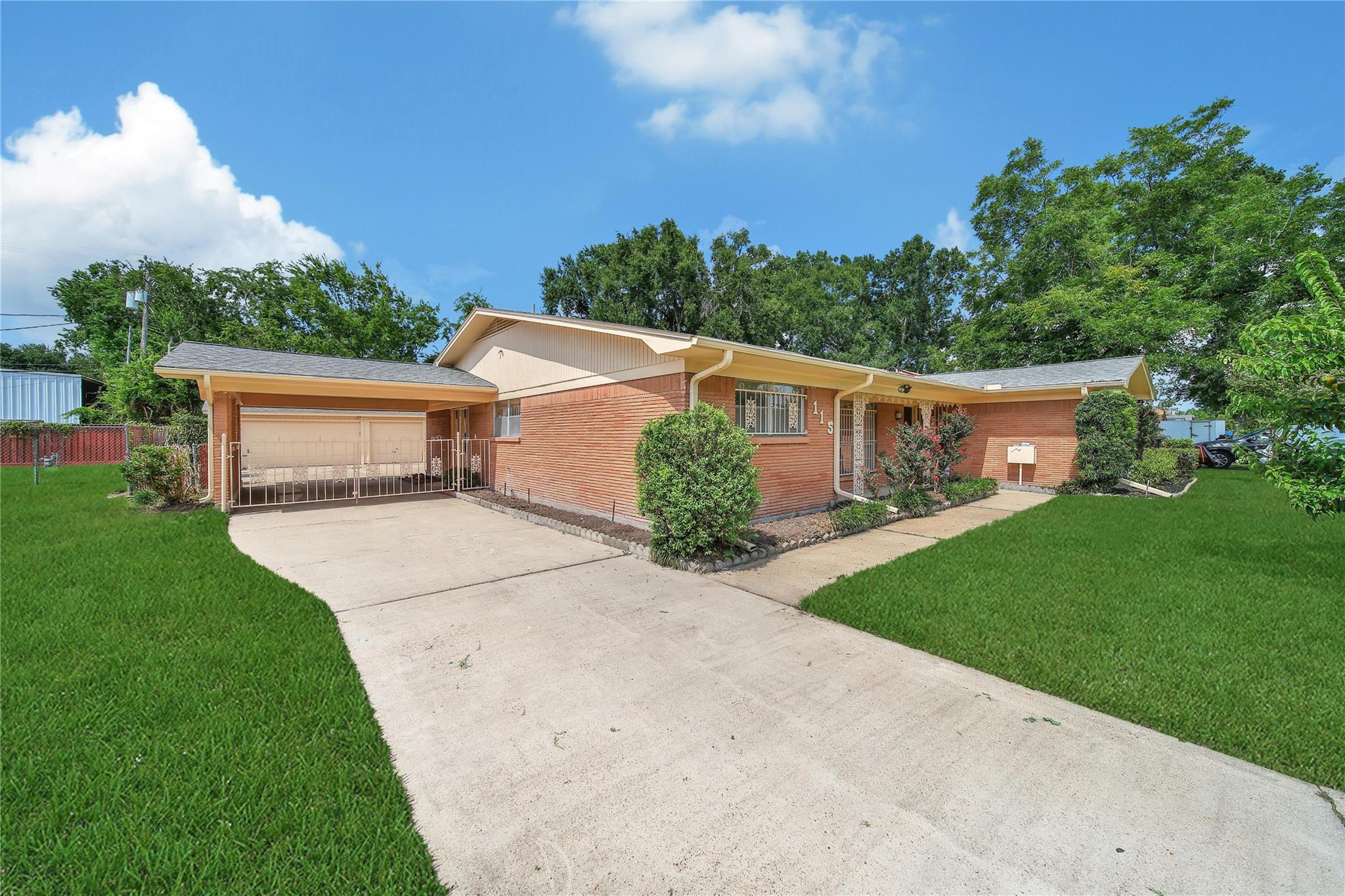 115 E Thornton Road